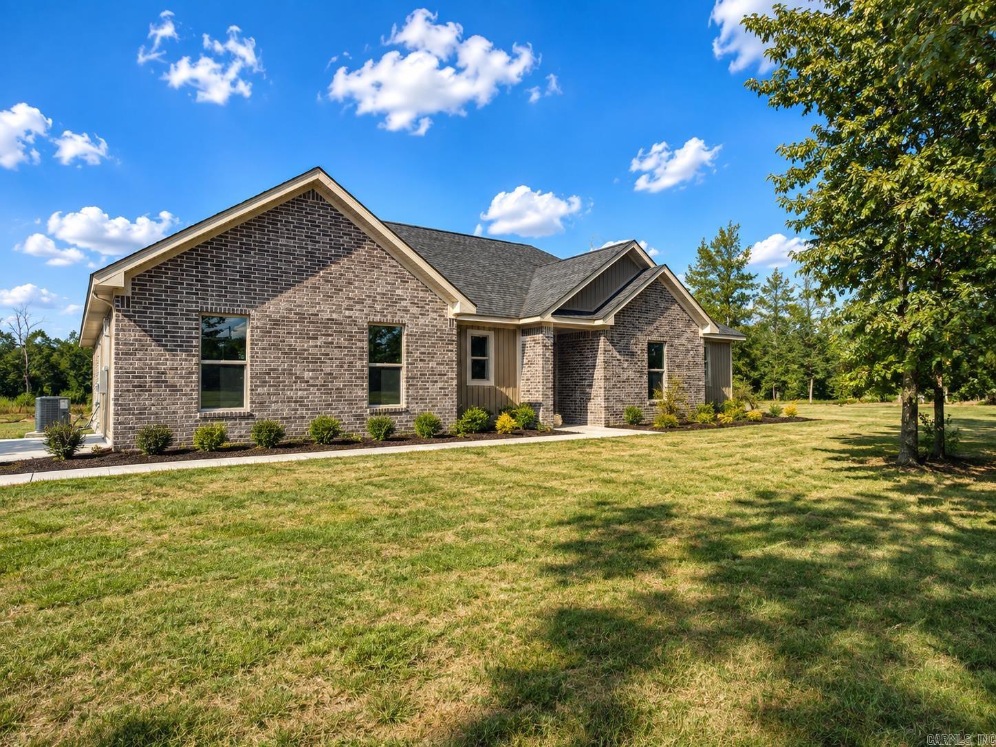 6856 Detonti Property Photo 3