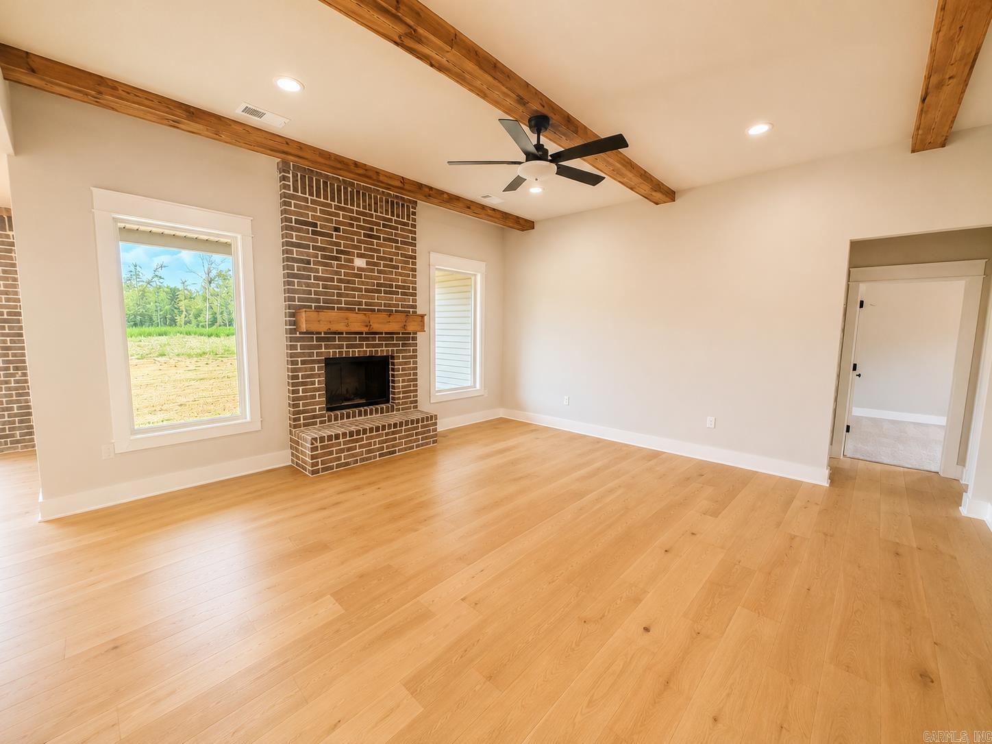 6856 Detonti Property Photo 4