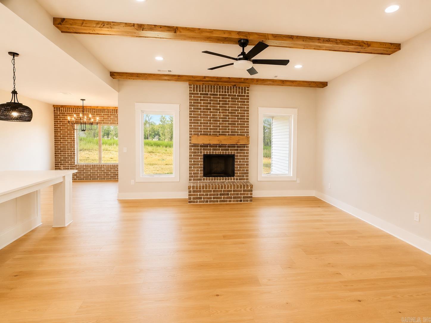 6856 Detonti Property Photo 5