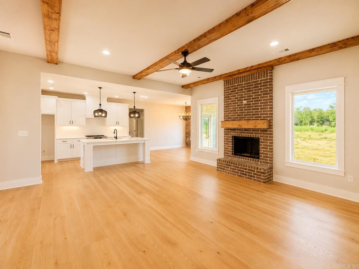 6856 Detonti Property Photo 6