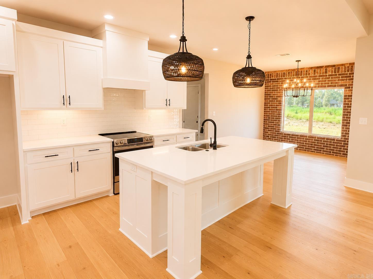 6856 Detonti Property Photo 10