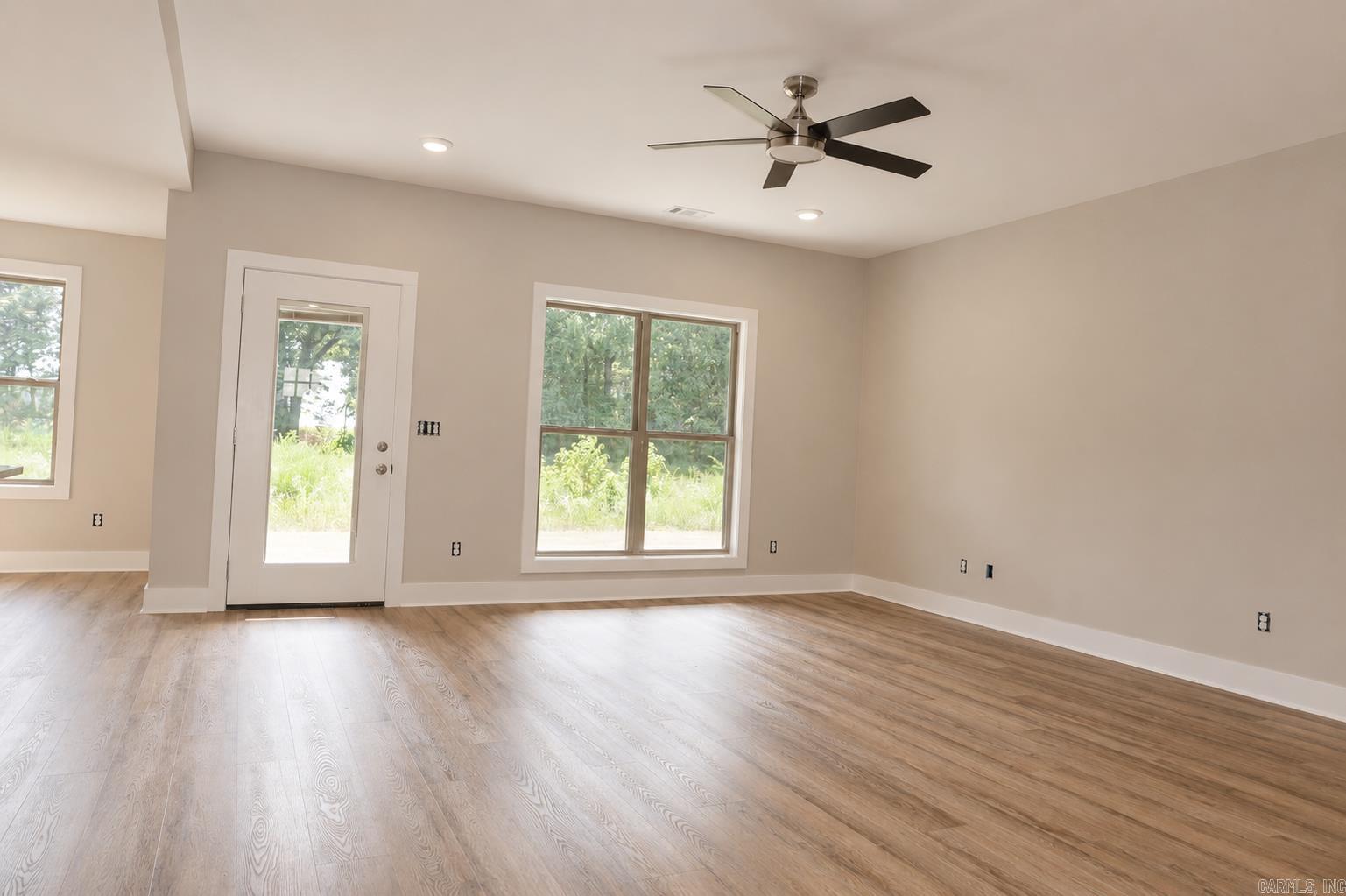 5414 Lotus St. Property Photo 6