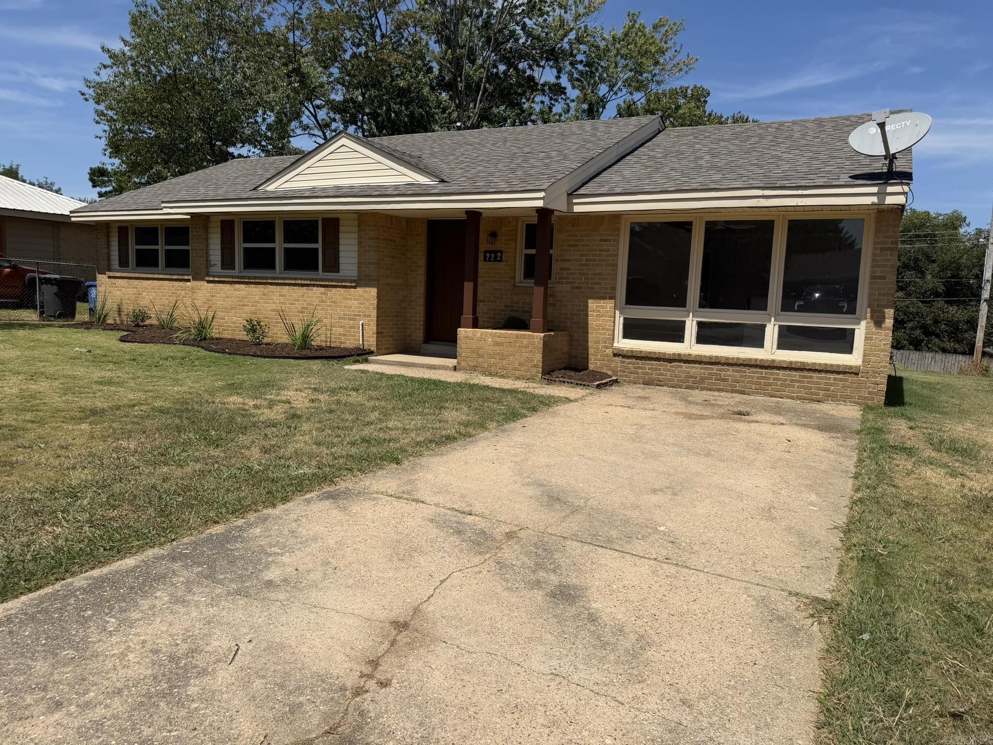 722 Locust Drive Property Photo 2