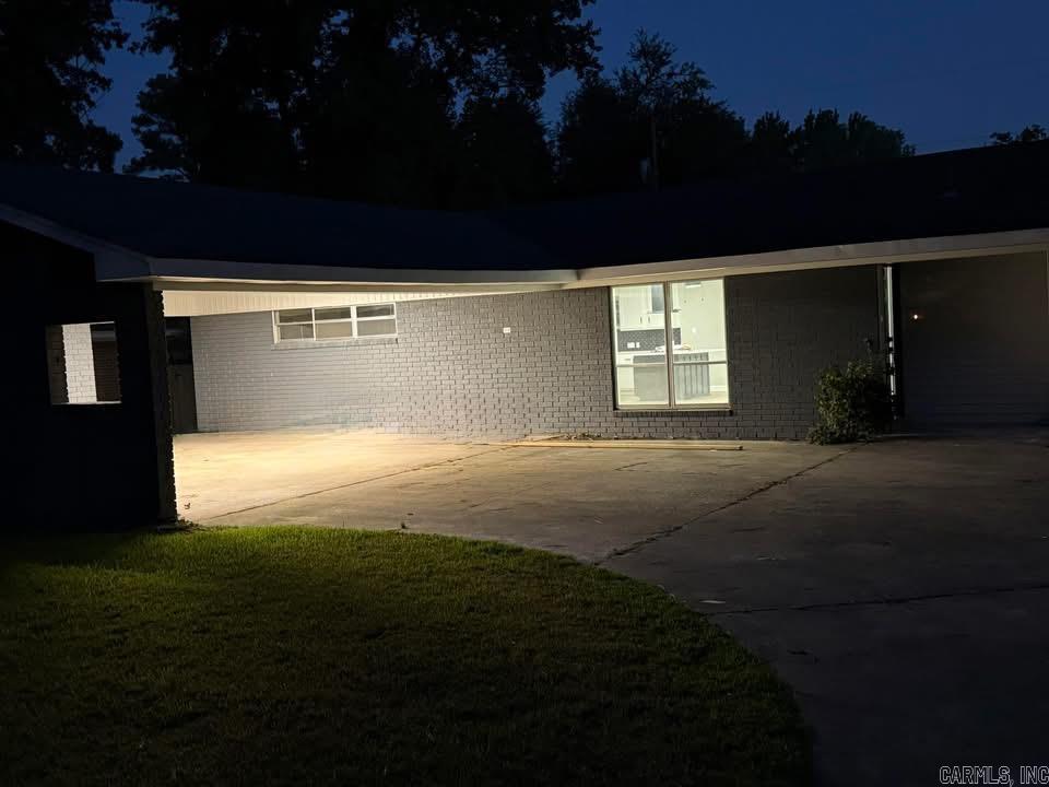 2302 Pine Hill Drive Property Photo 2