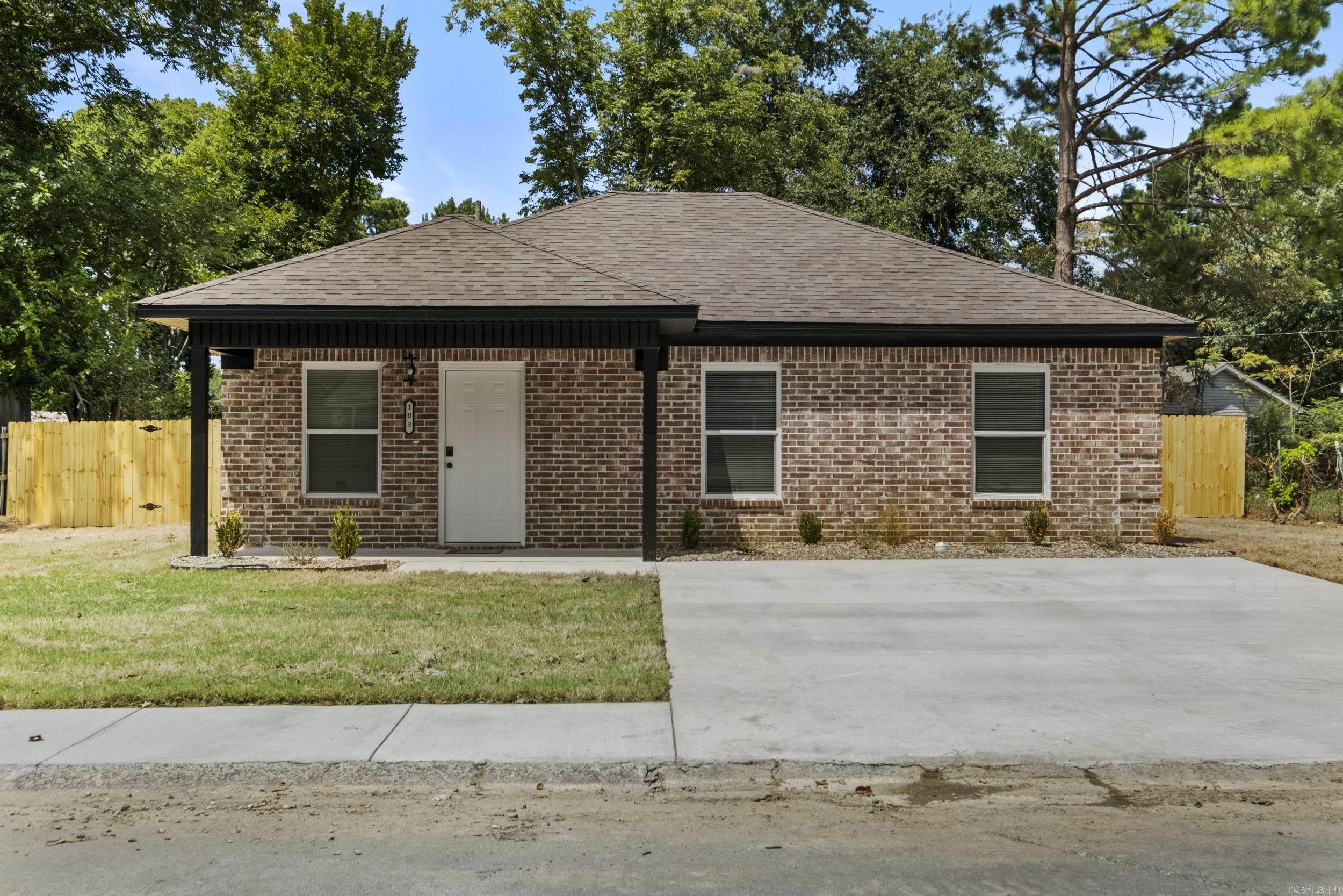 103 North Avenue Property Photo 1