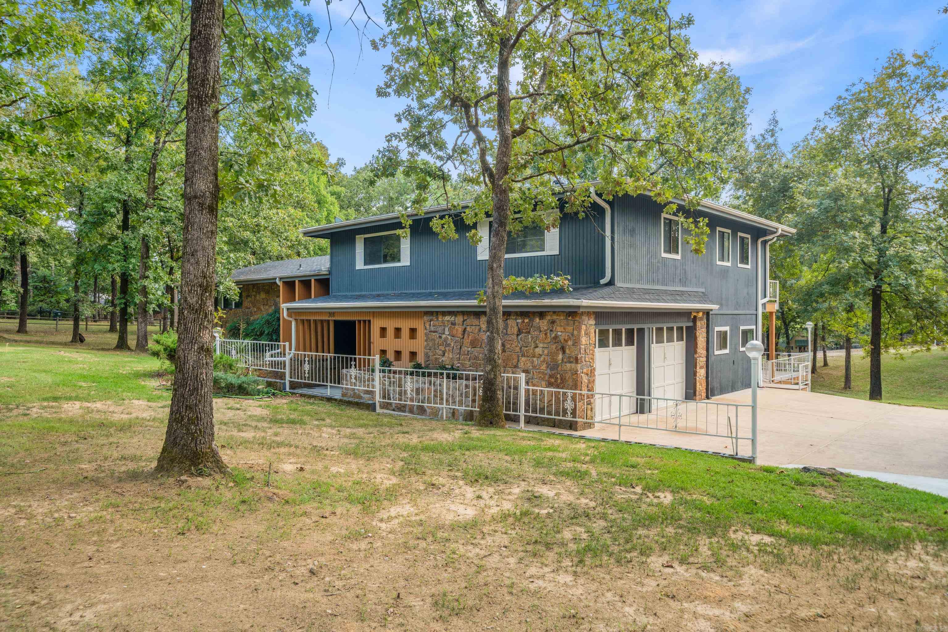 208 Southshore Drive Property Photo 1