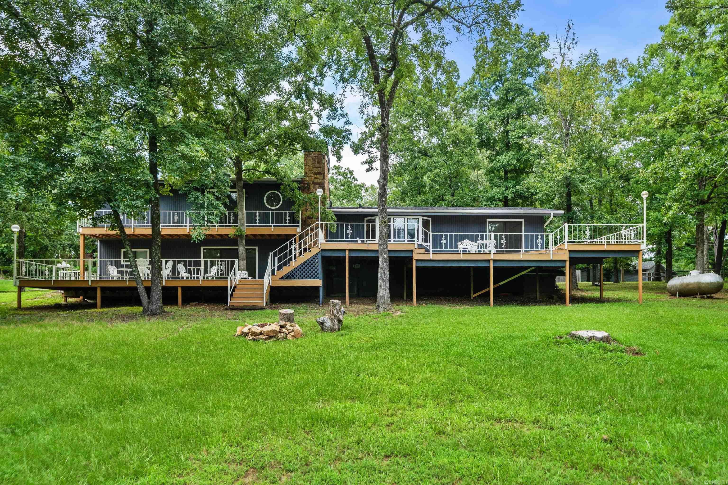 208 Southshore Drive Property Photo 3