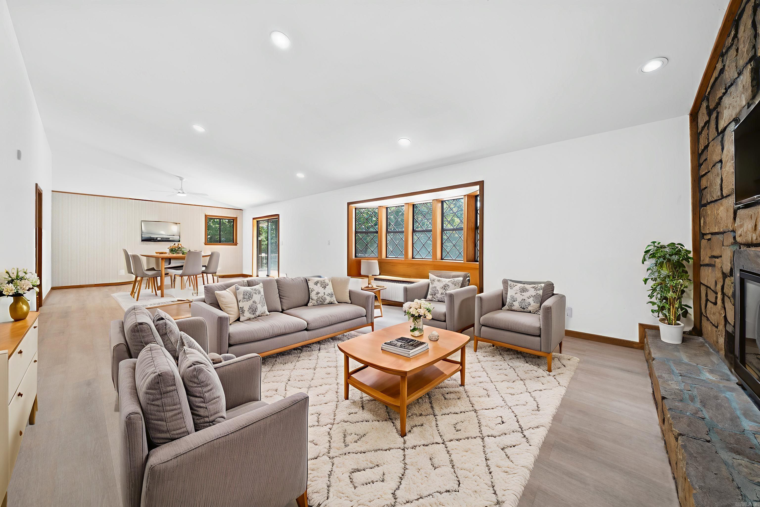 208 Southshore Drive Property Photo 12