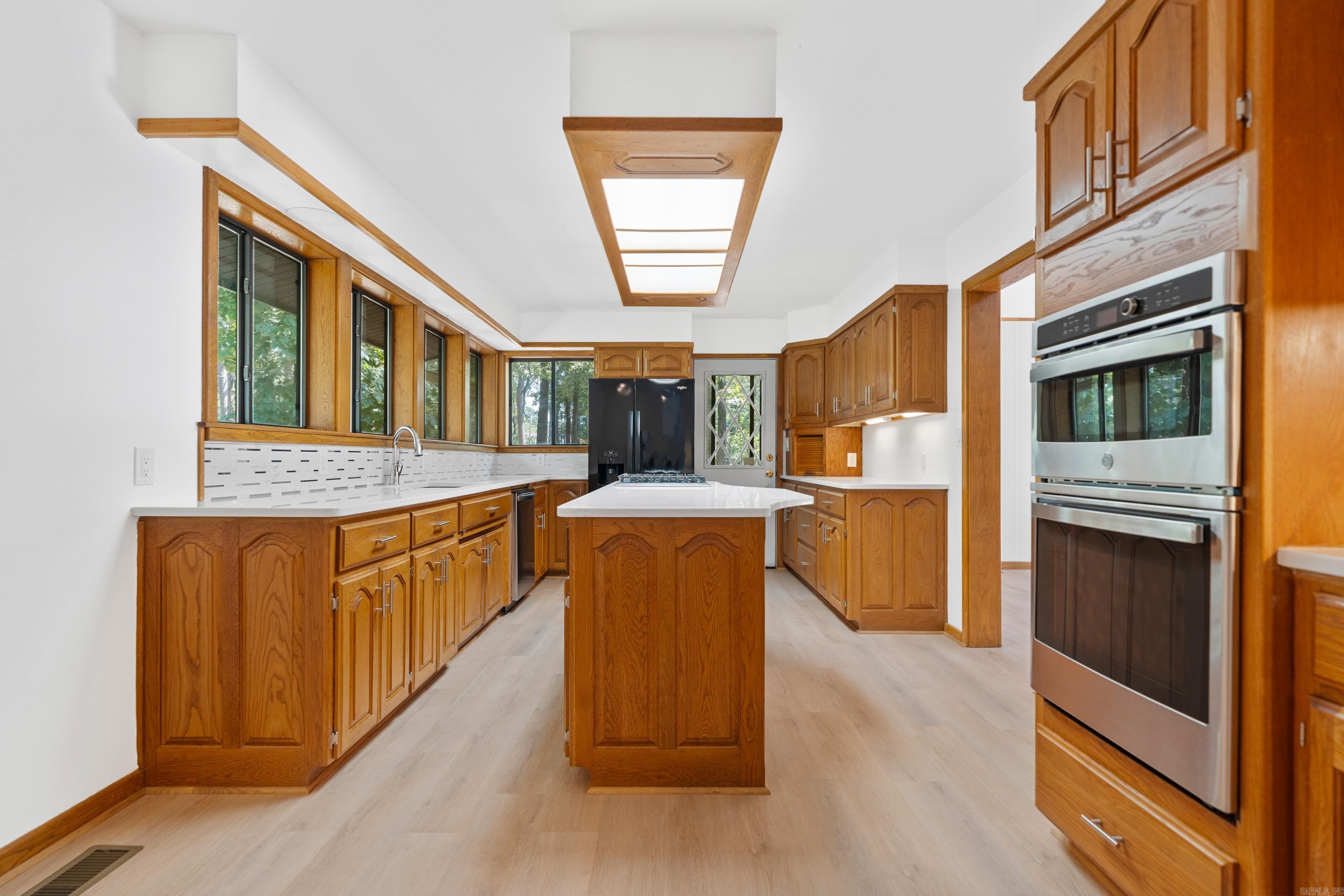 208 Southshore Drive Property Photo 15