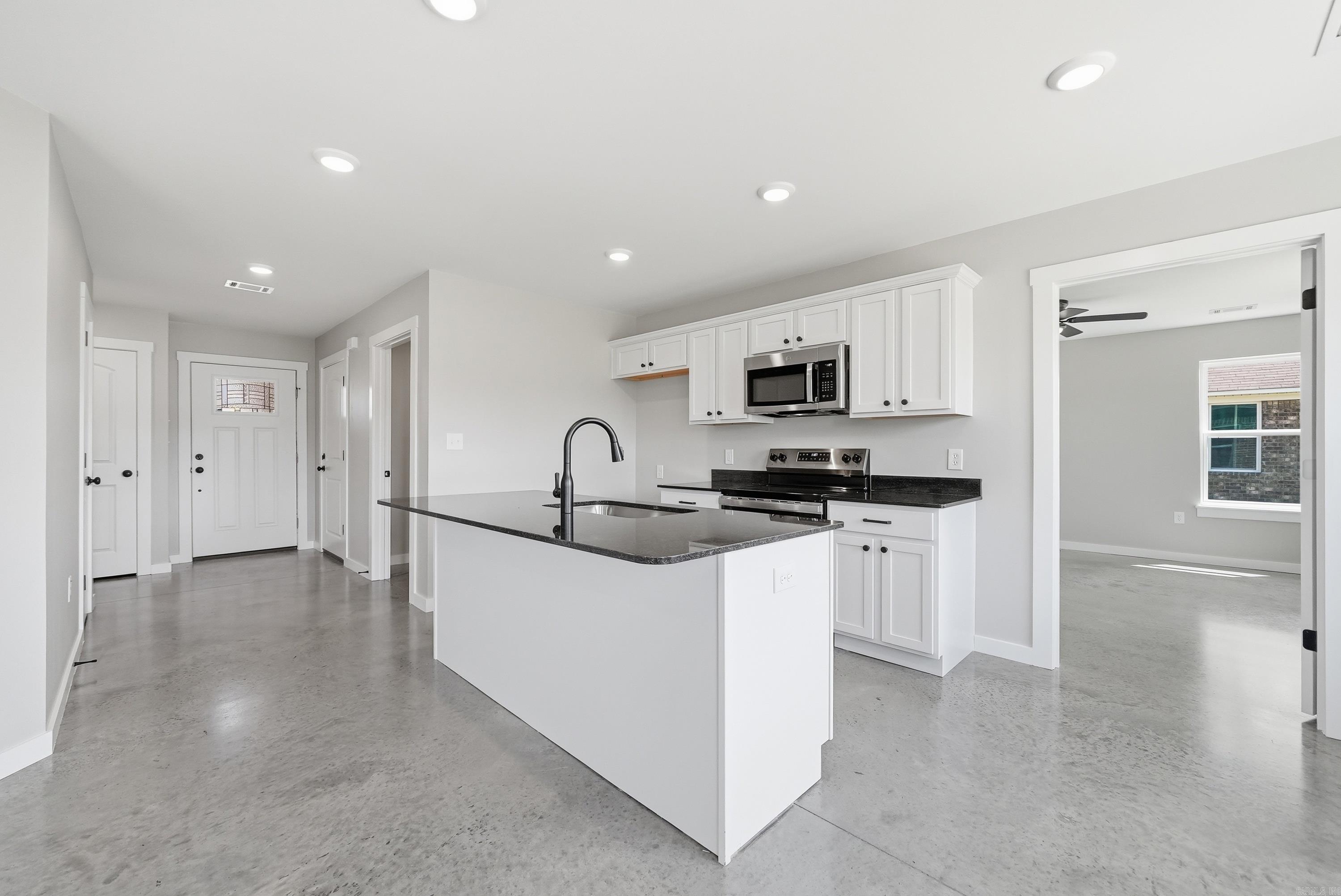 100 Barger Circle Property Photo 14