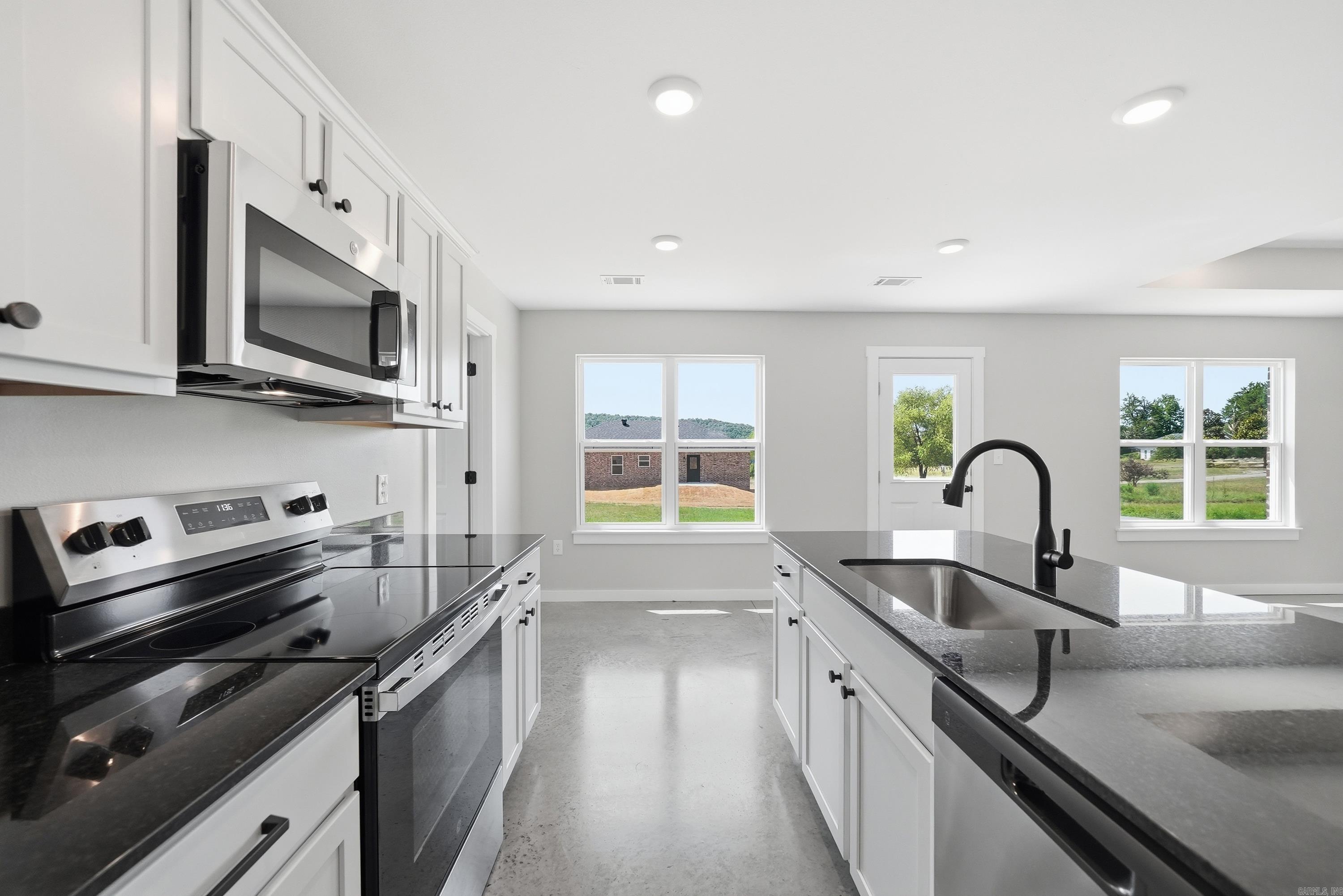 100 Barger Circle Property Photo 18