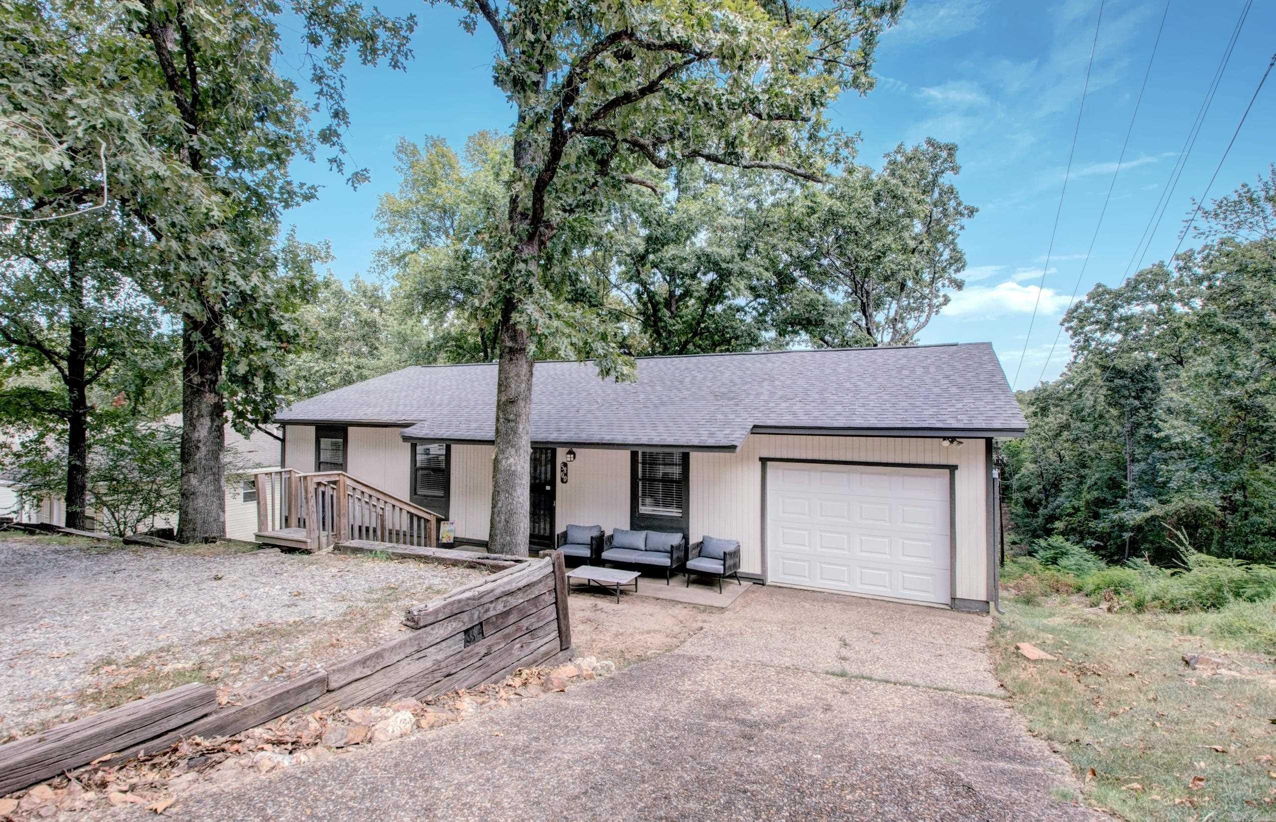5800 Foxboro Property Photo 1