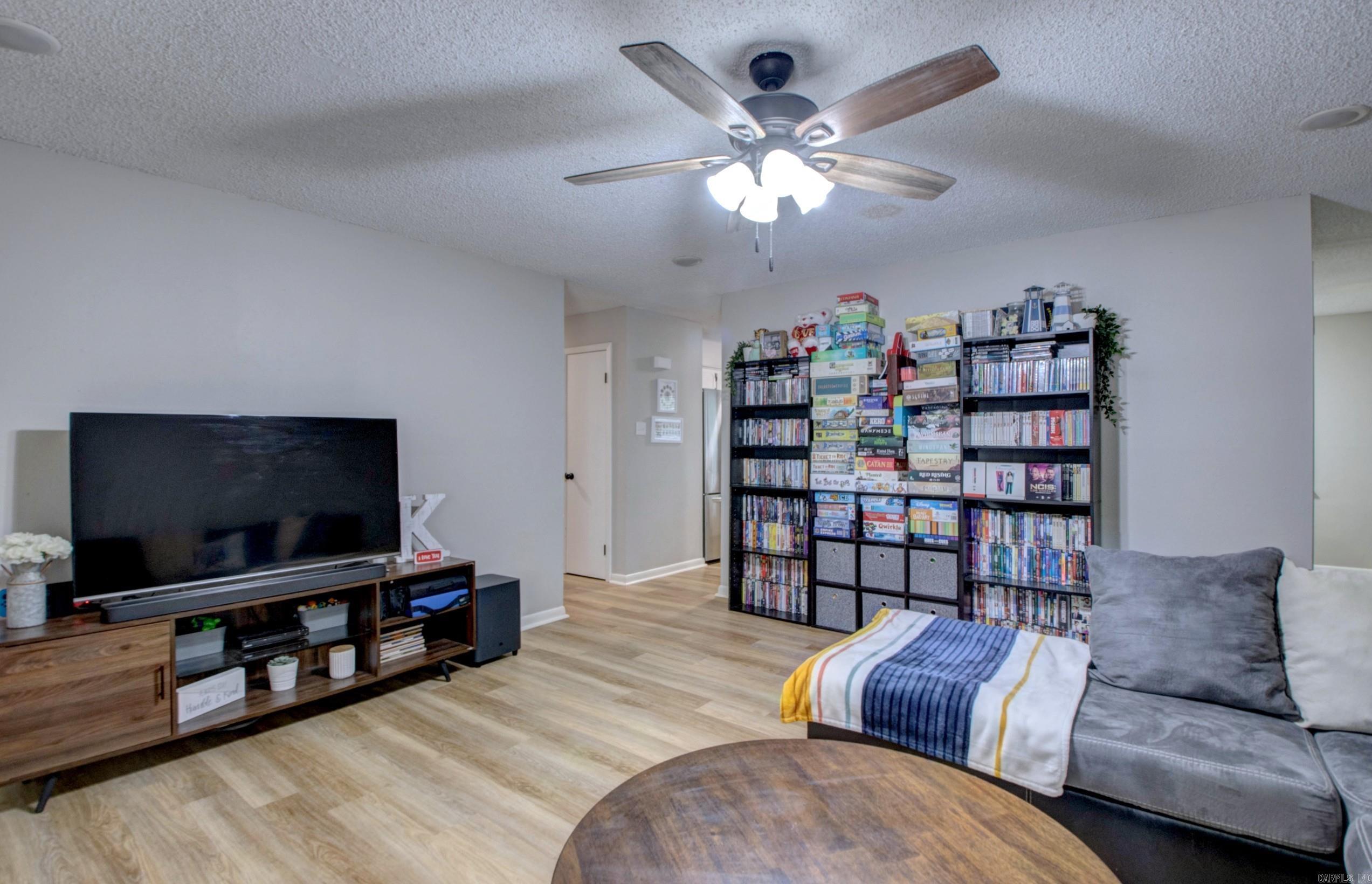5800 Foxboro Property Photo 6