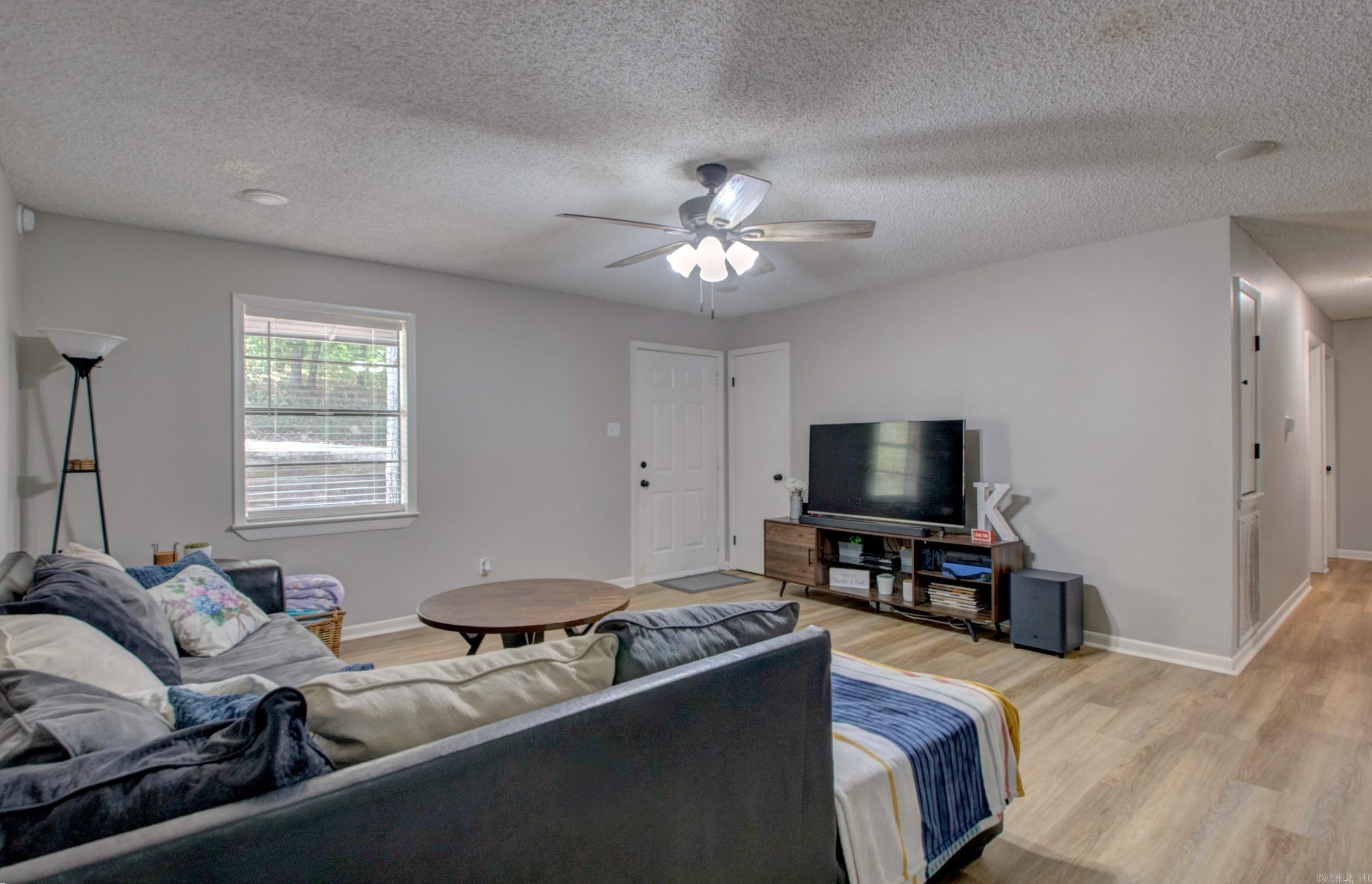 5800 Foxboro Property Photo 7