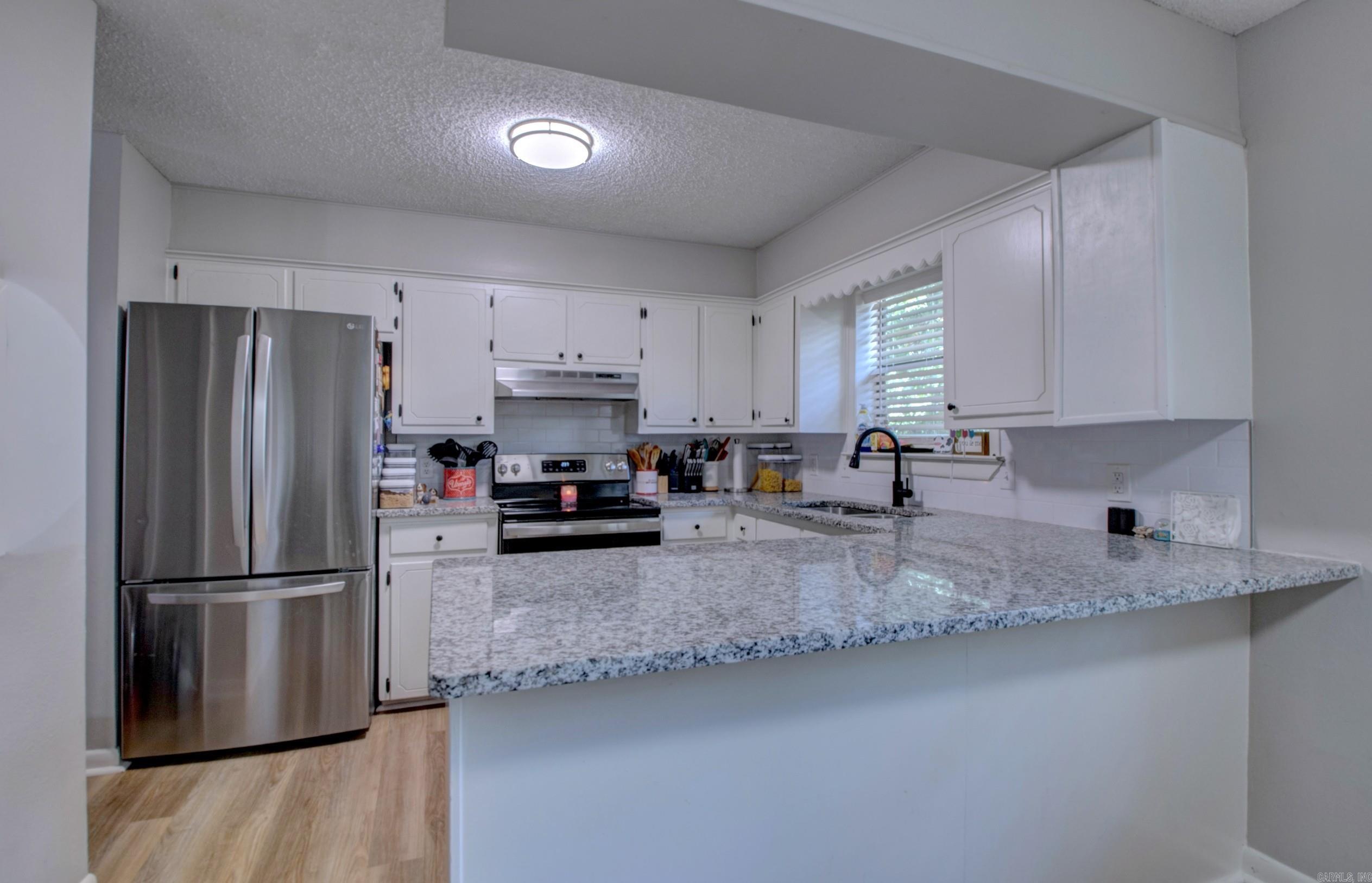 5800 Foxboro Property Photo 11