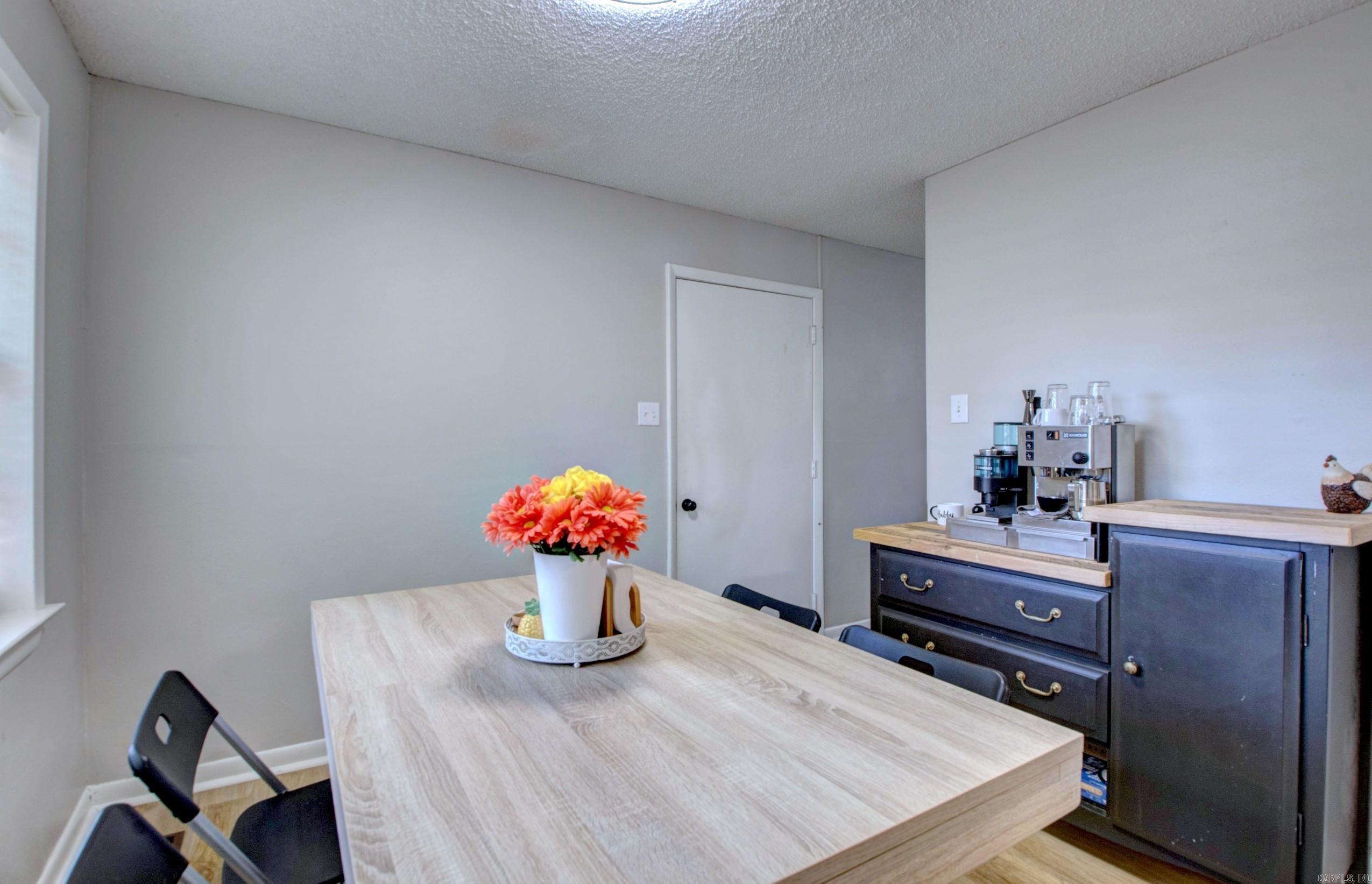 5800 Foxboro Property Photo 14