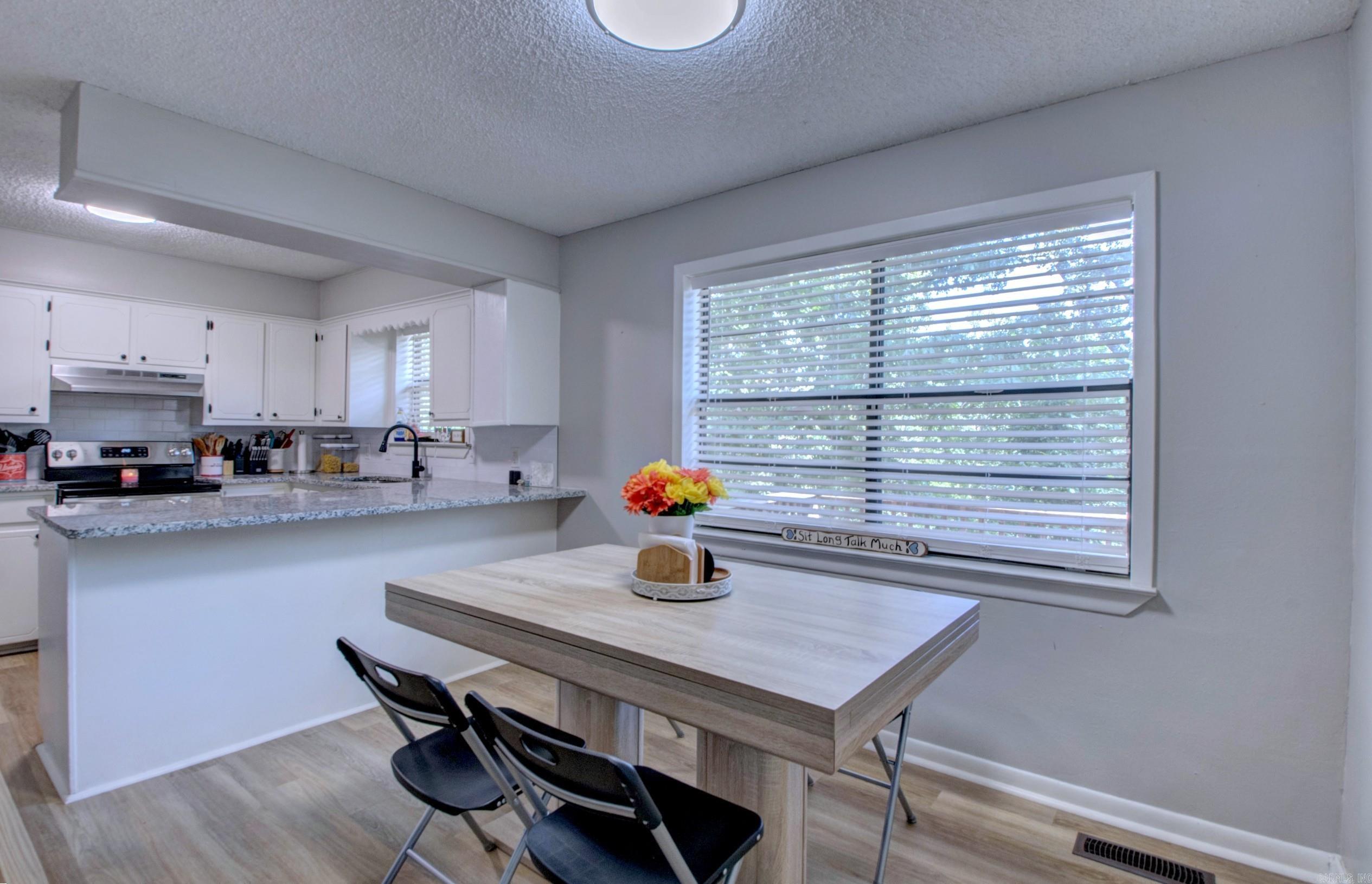 5800 Foxboro Property Photo 16
