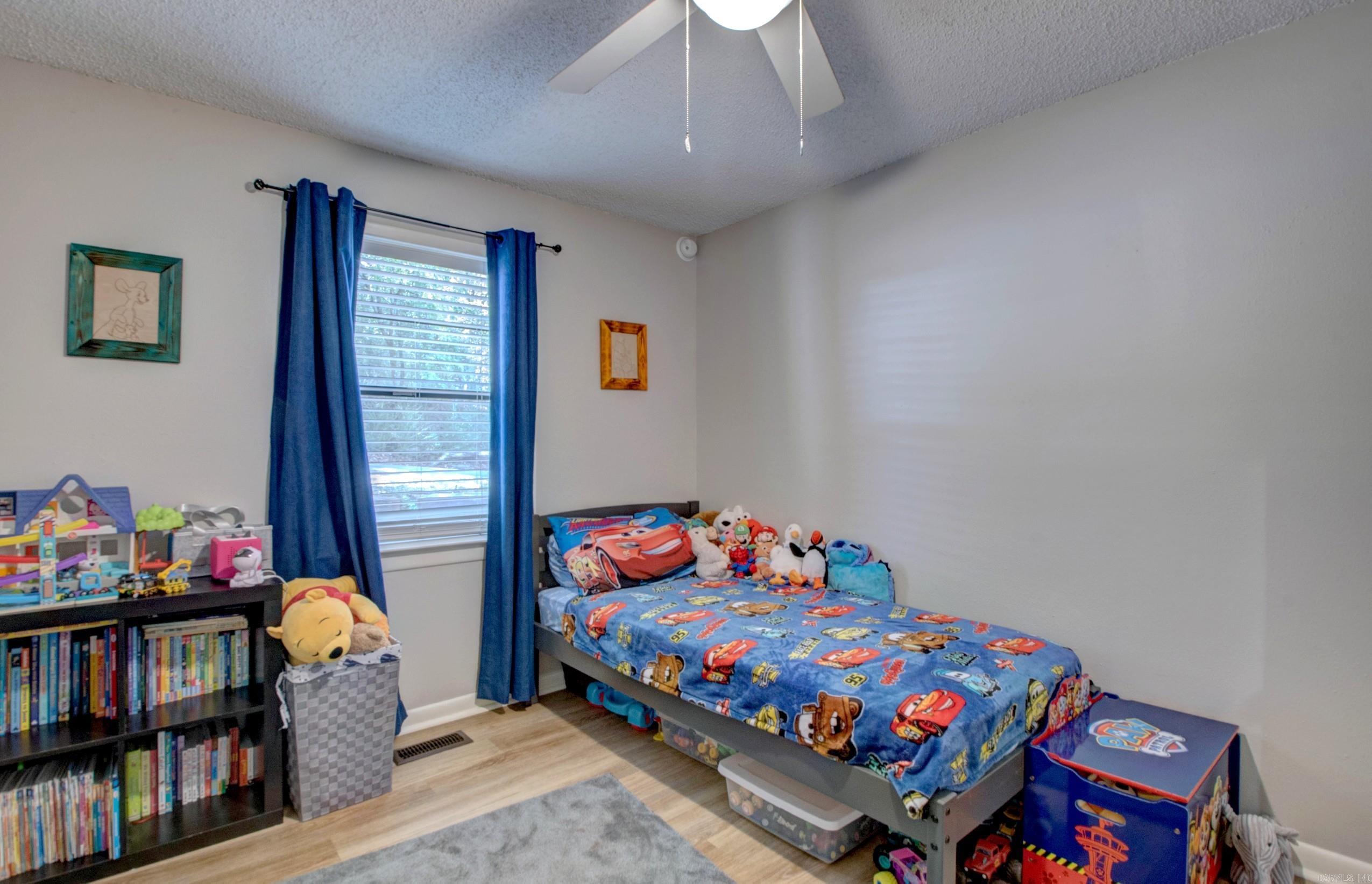 5800 Foxboro Property Photo 19