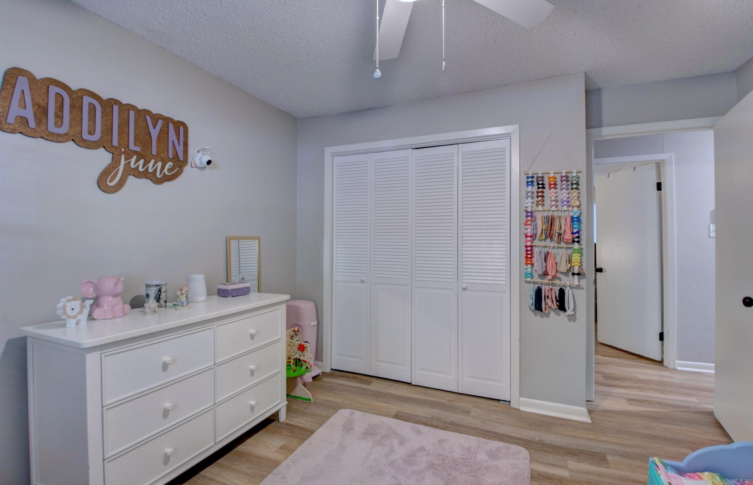 5800 Foxboro Property Photo 23