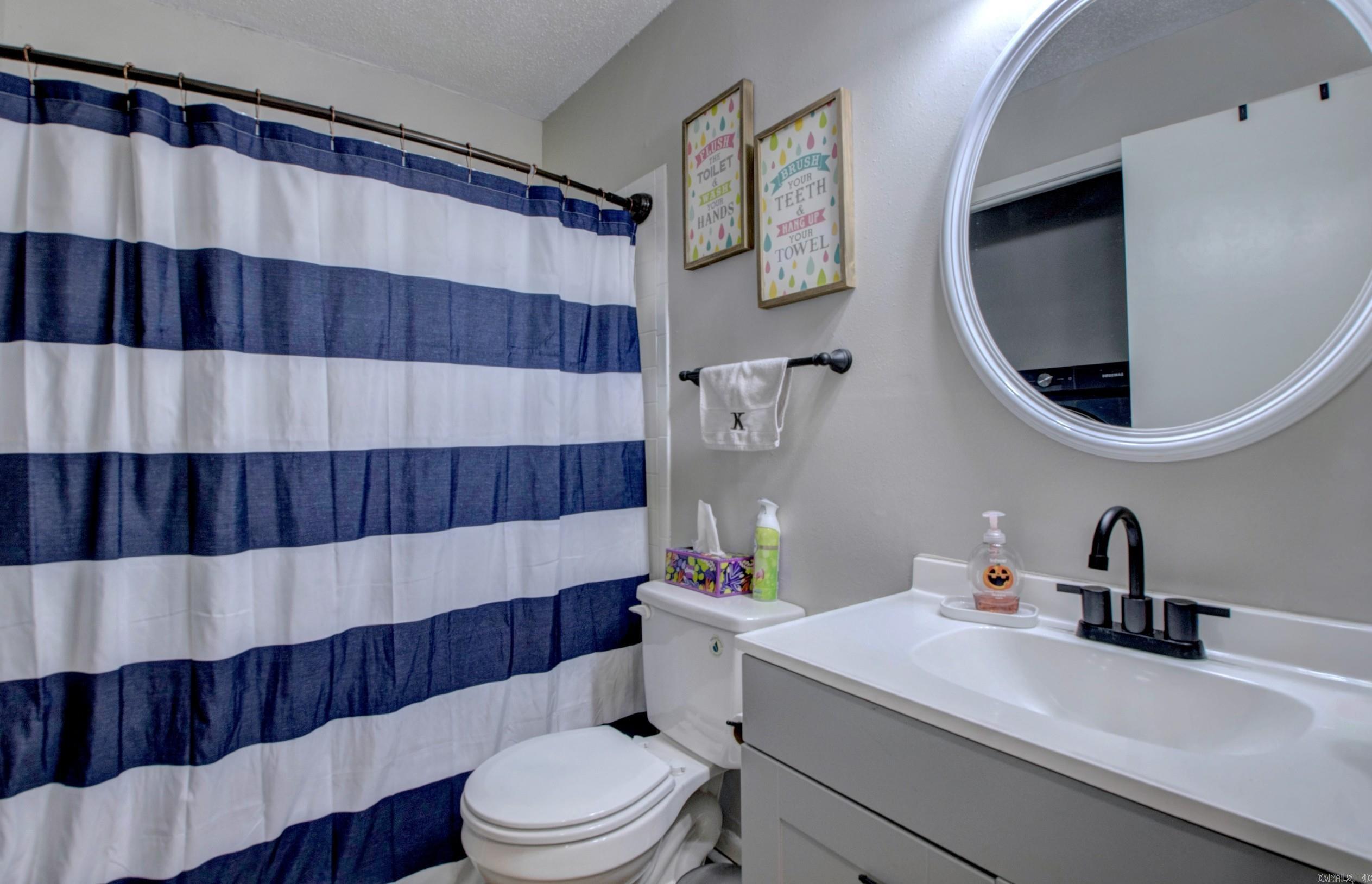 5800 Foxboro Property Photo 29