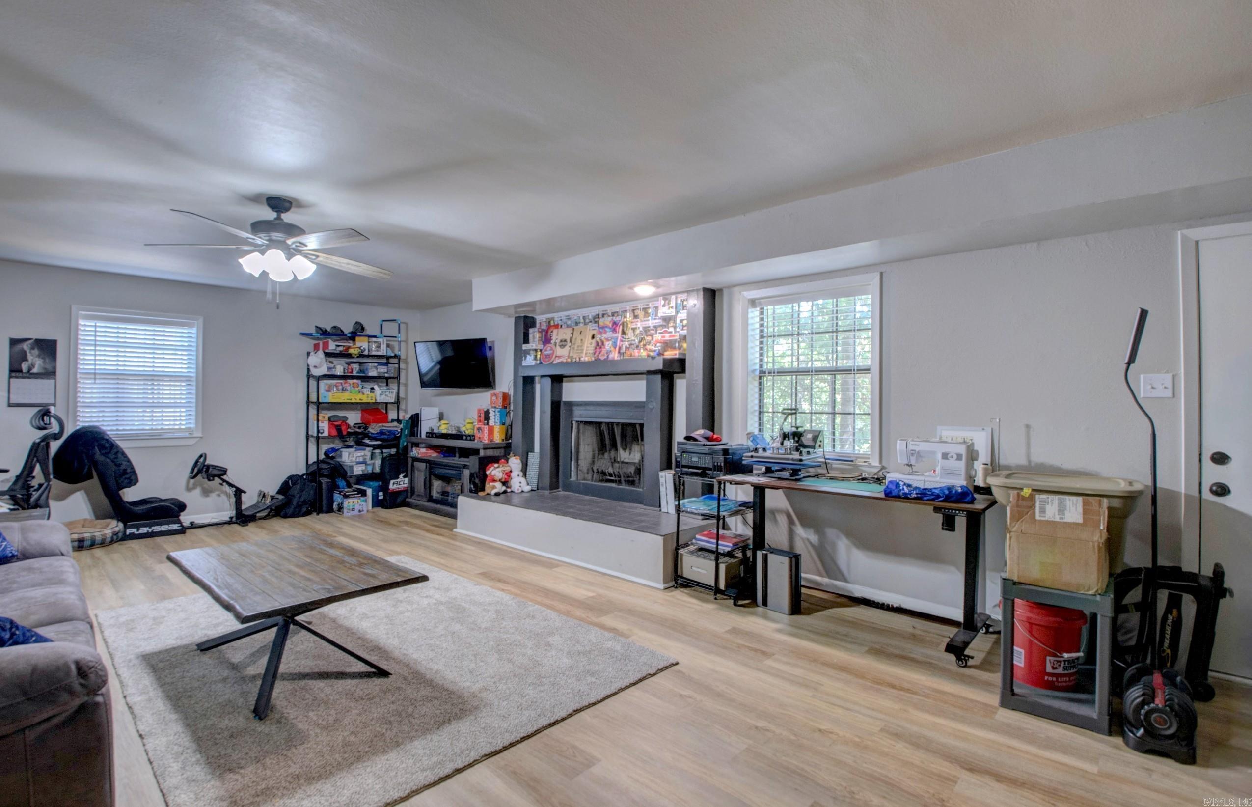 5800 Foxboro Property Photo 31