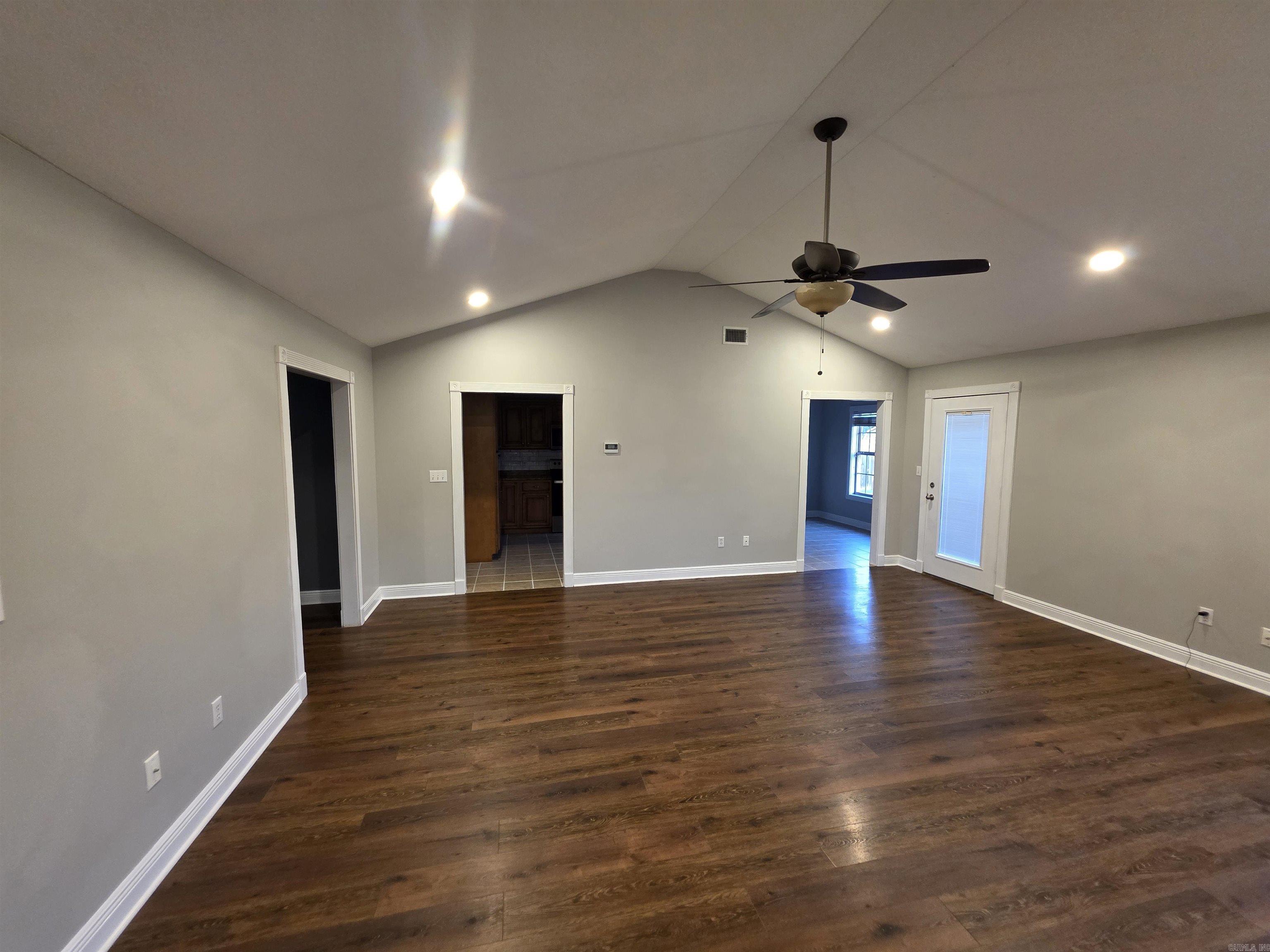 2800 Cambridge Property Photo 5