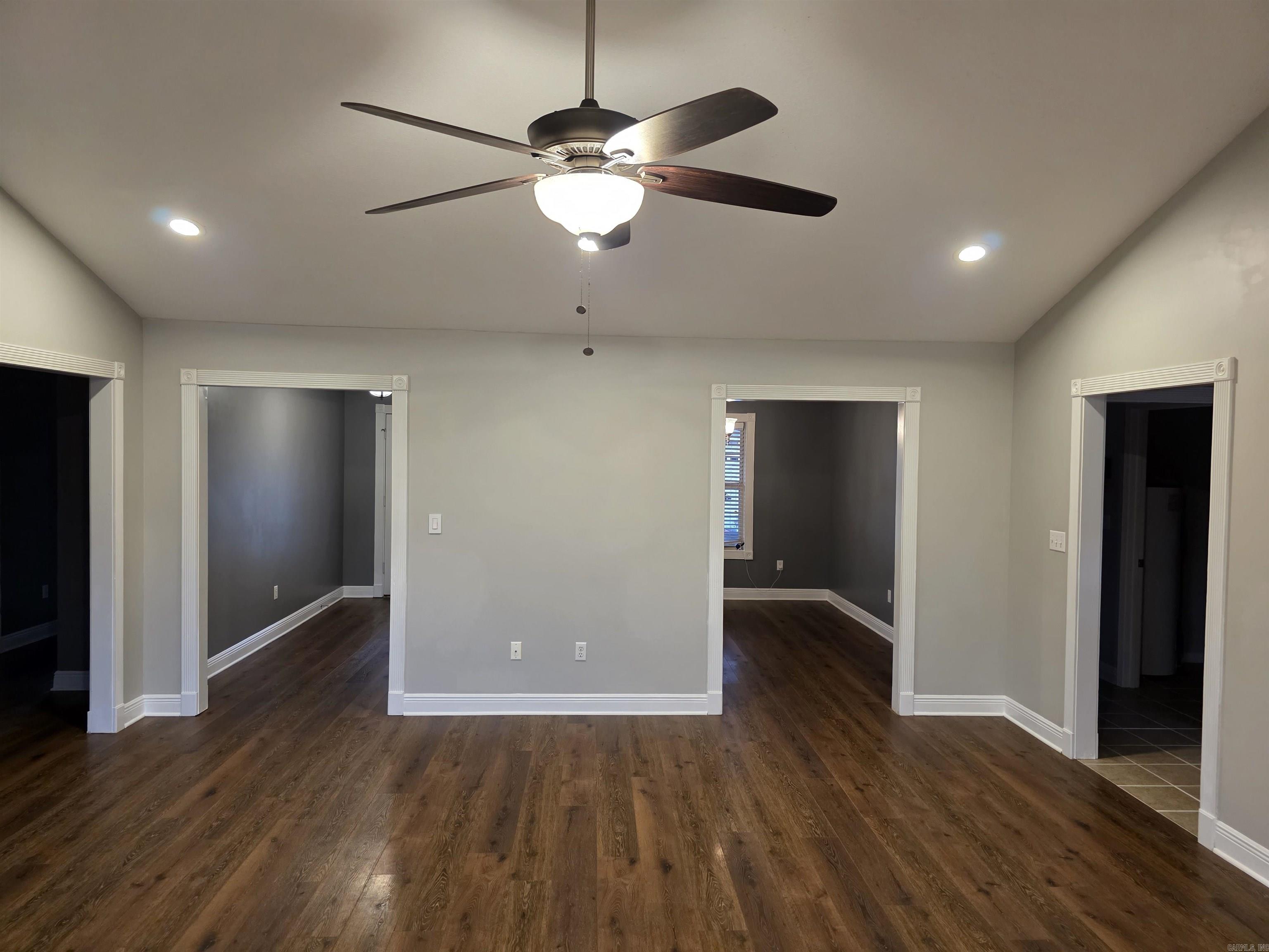 2800 Cambridge Property Photo 6