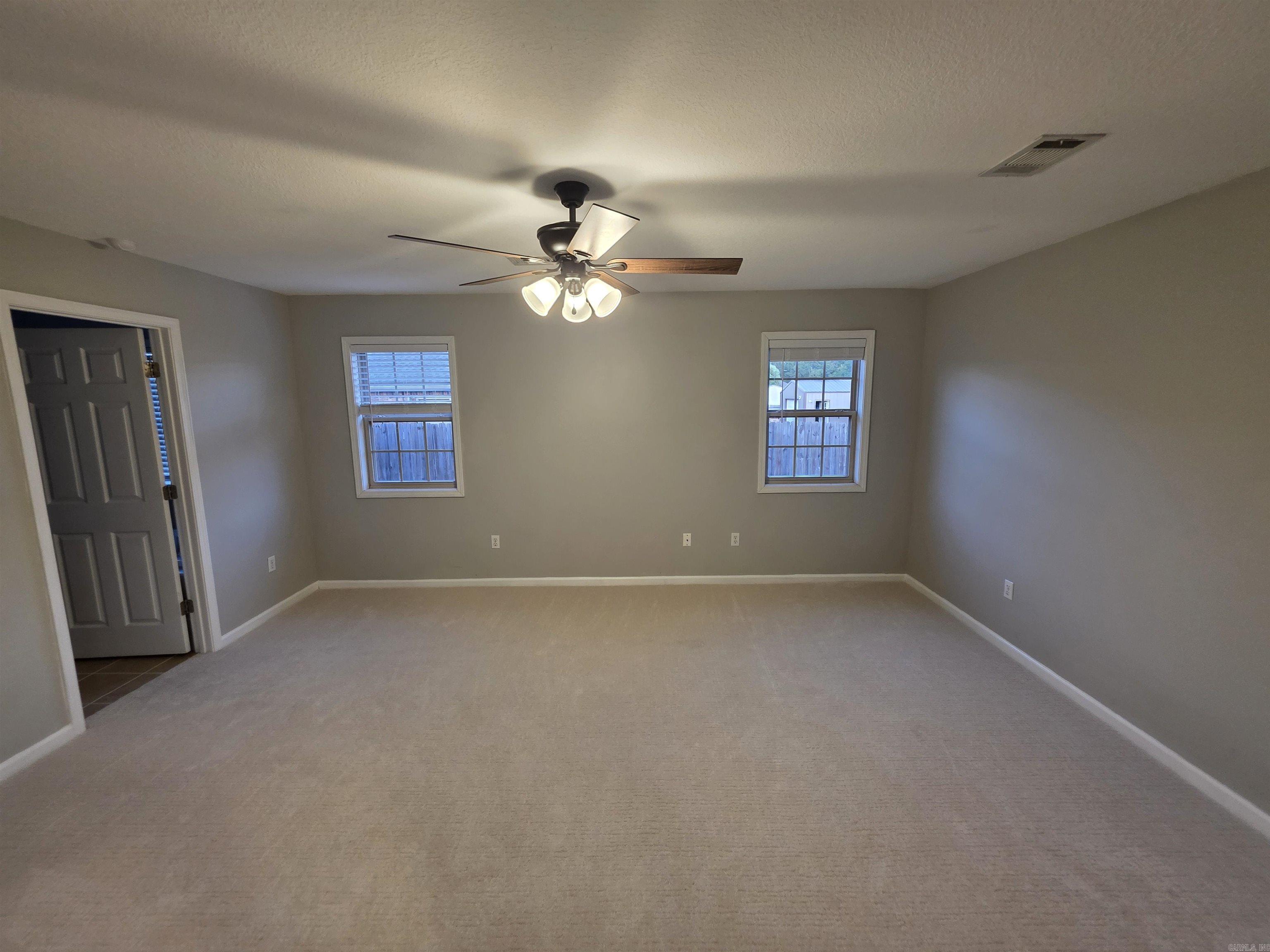2800 Cambridge Property Photo 22