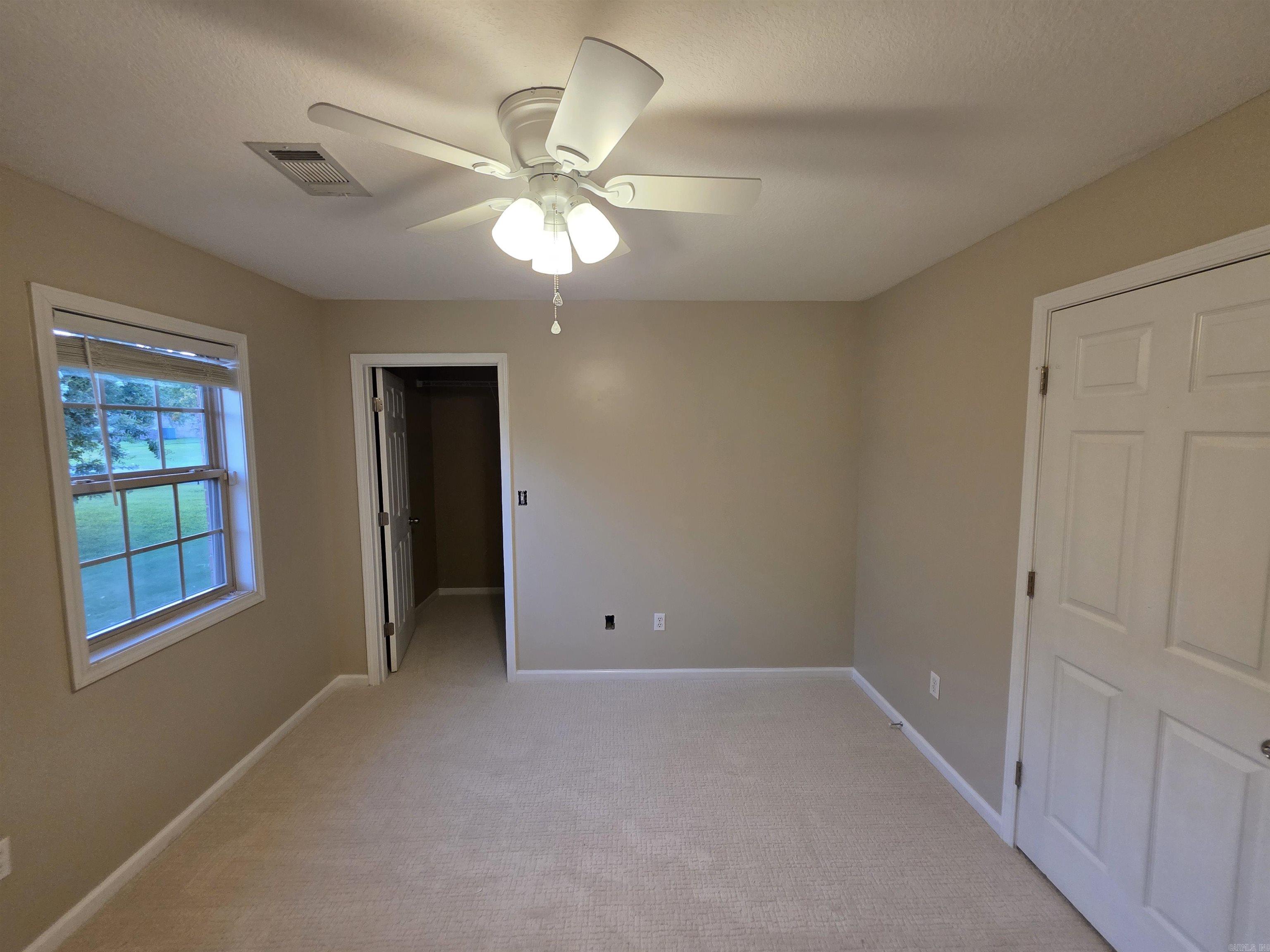 2800 Cambridge Property Photo 28