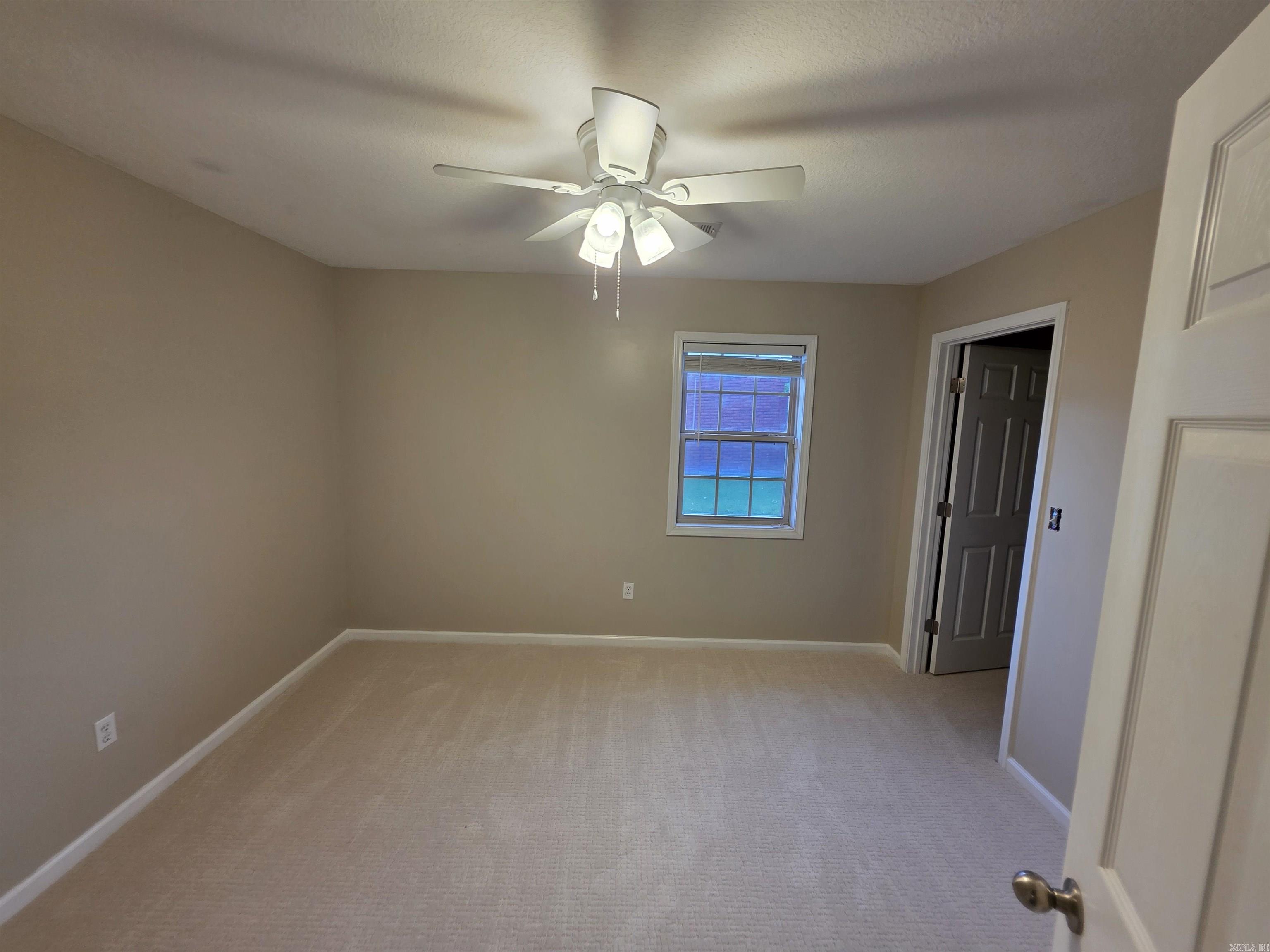 2800 Cambridge Property Photo 30