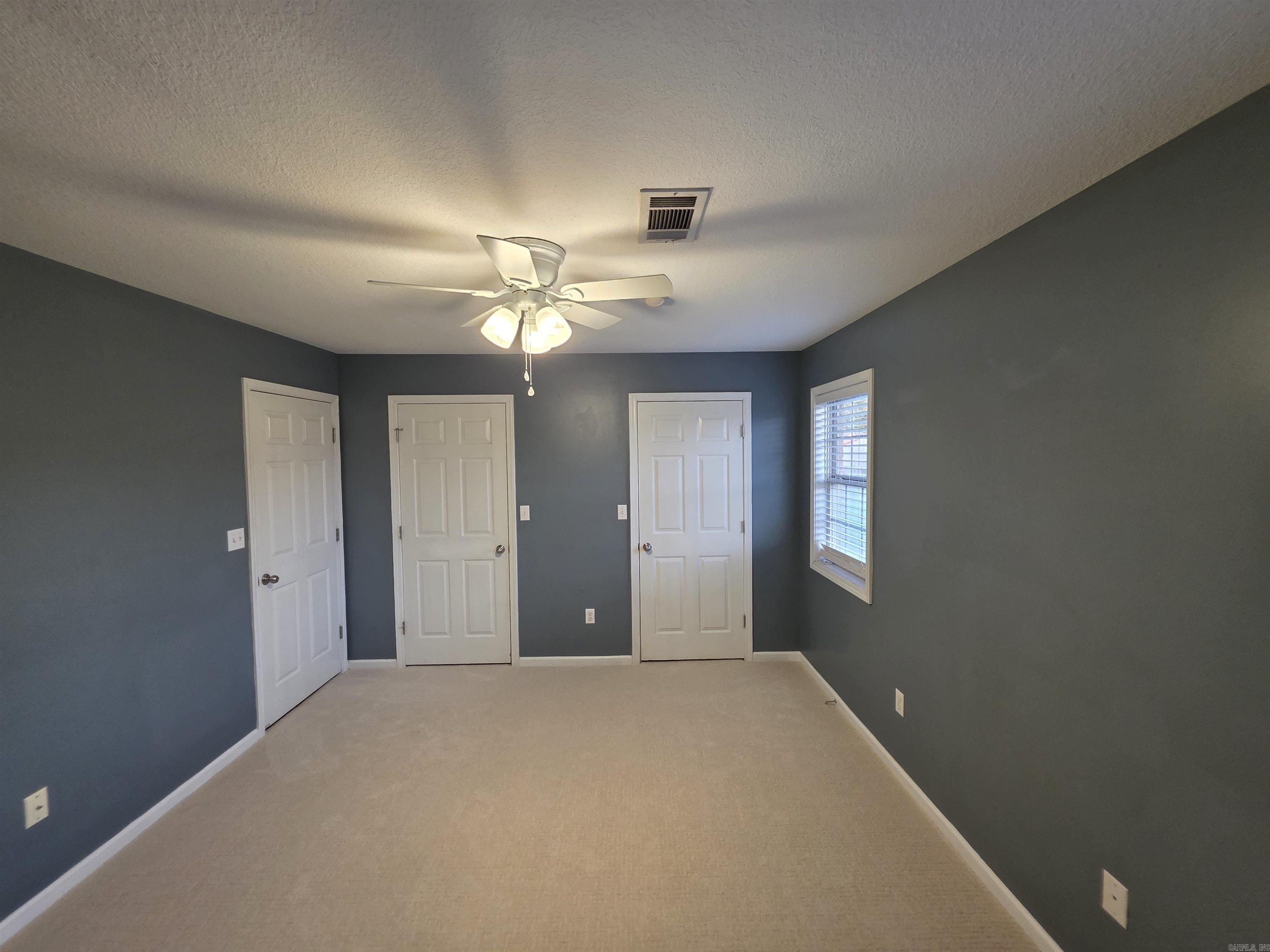 2800 Cambridge Property Photo 33