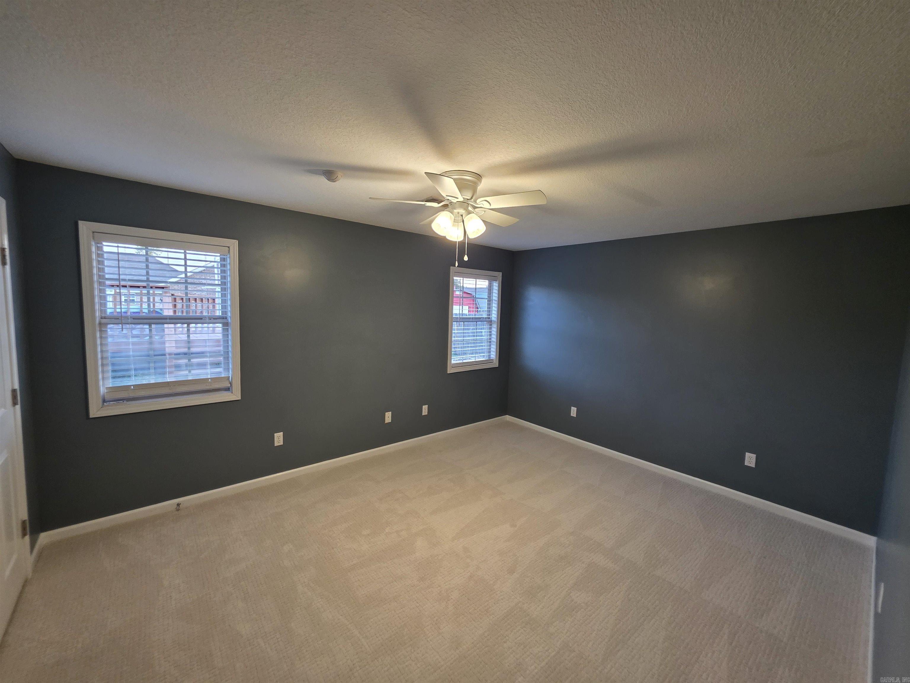 2800 Cambridge Property Photo 34