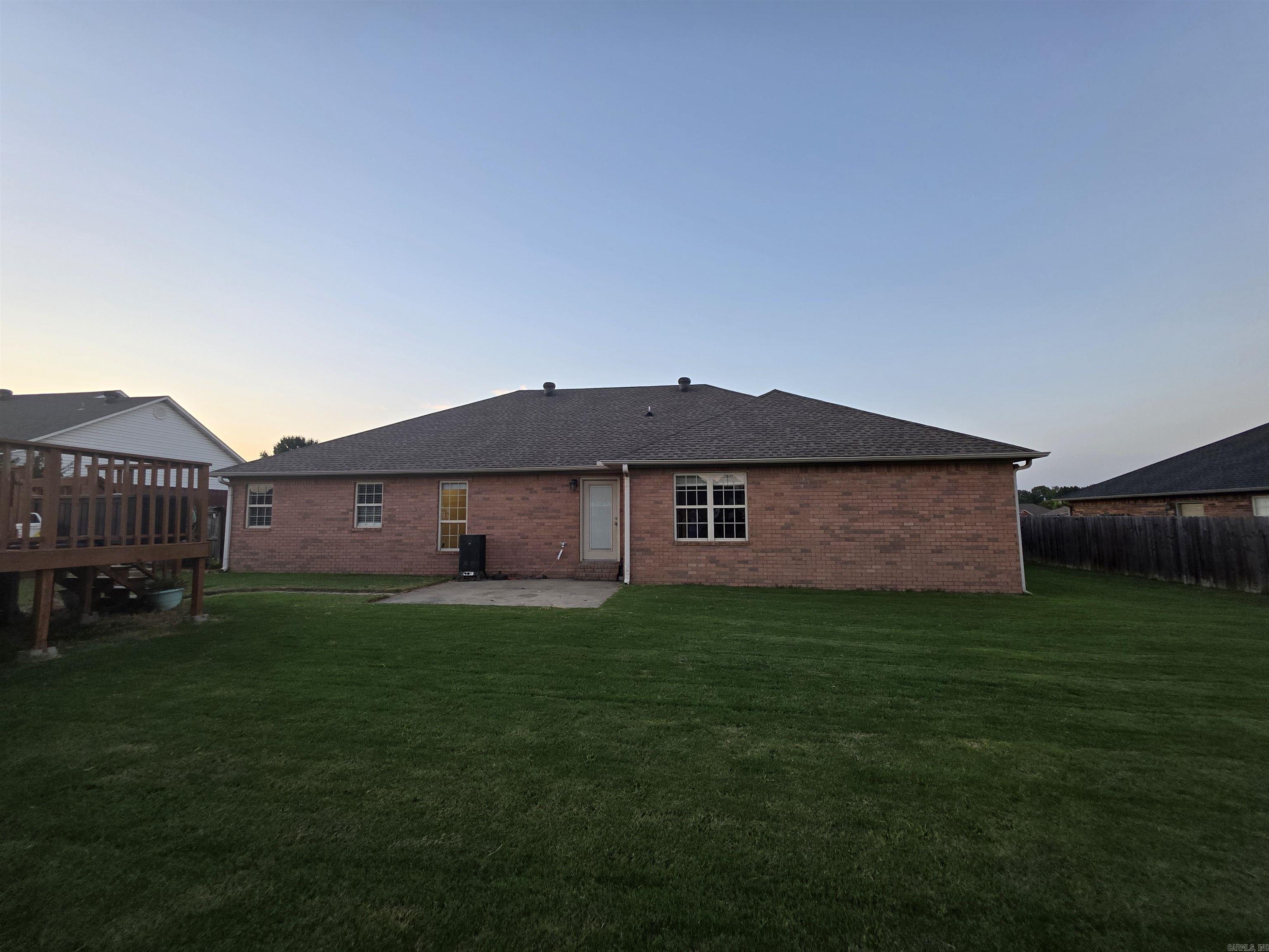 2800 Cambridge Property Photo 35
