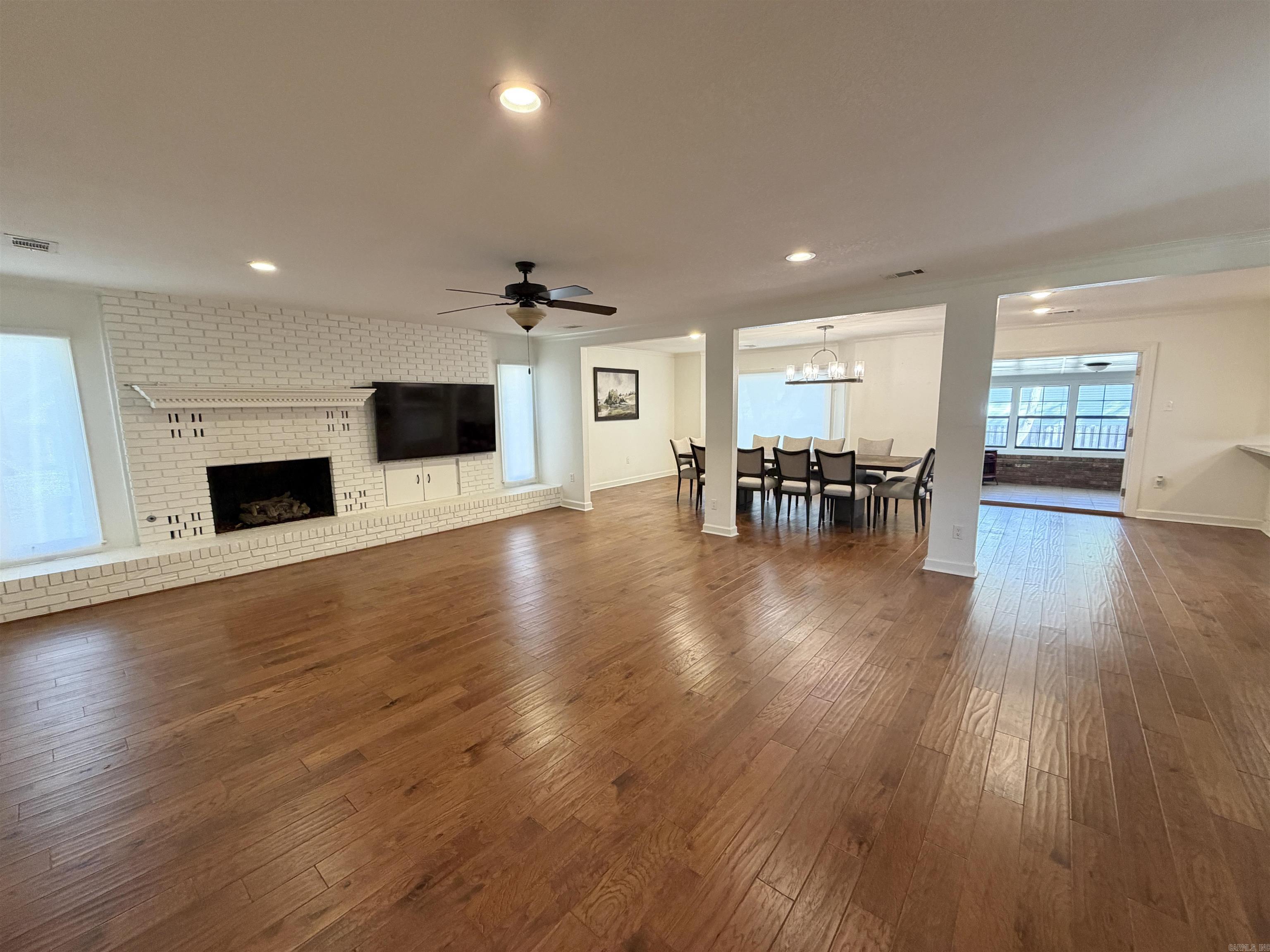 1408 Hillcrest Property Photo 3