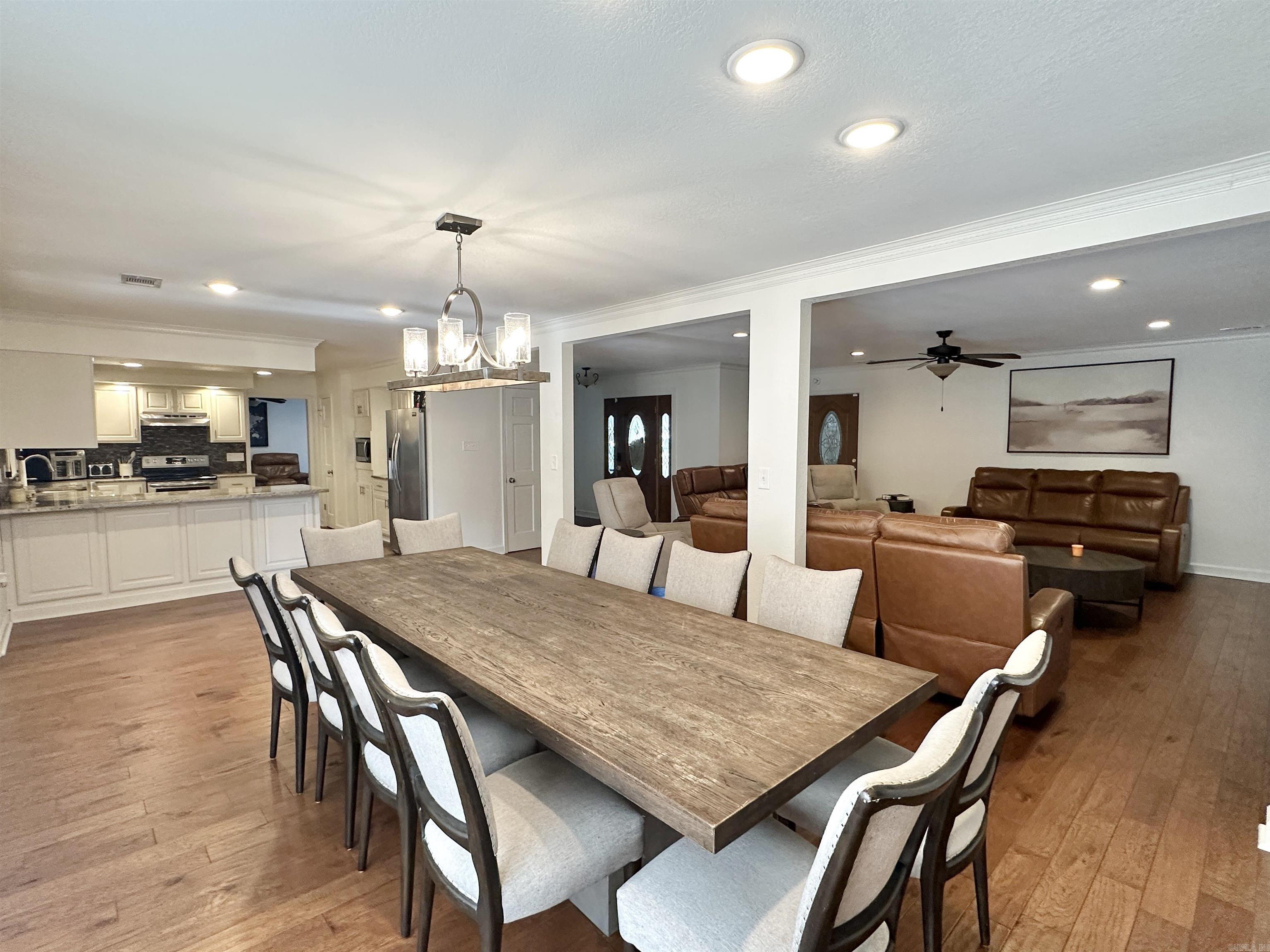 1408 Hillcrest Property Photo 5