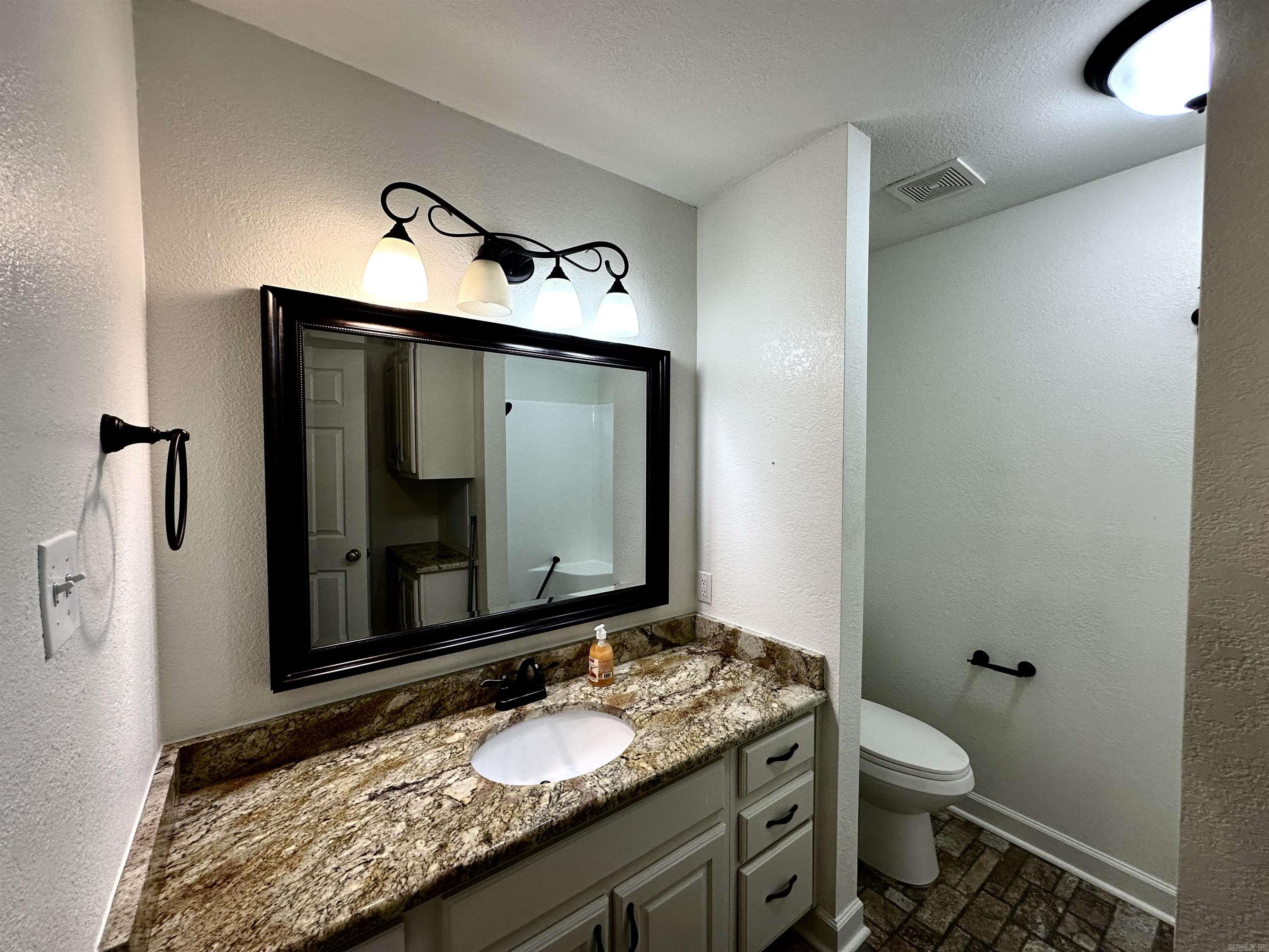 1408 Hillcrest Property Photo 16