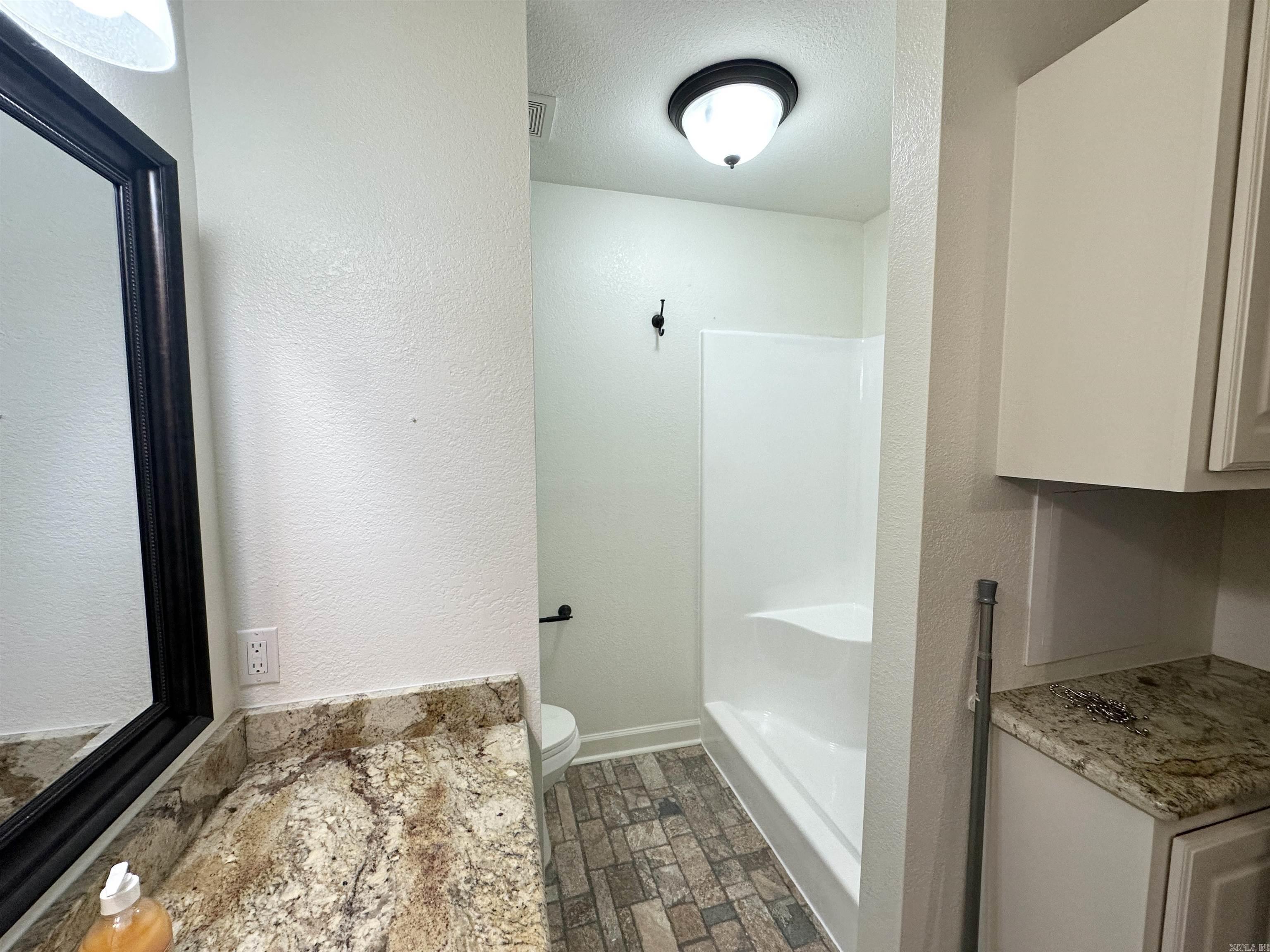 1408 Hillcrest Property Photo 17