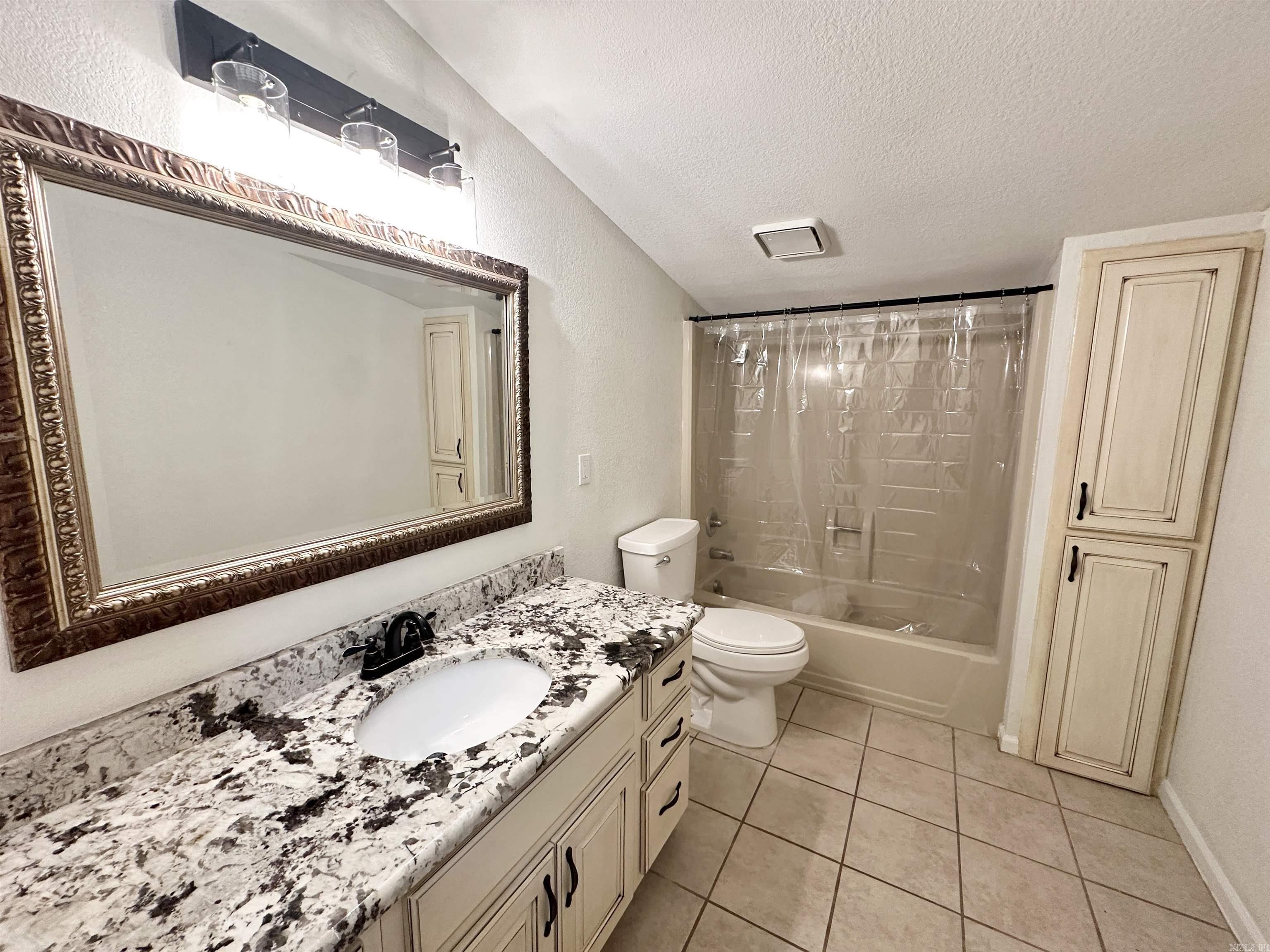 1408 Hillcrest Property Photo 20