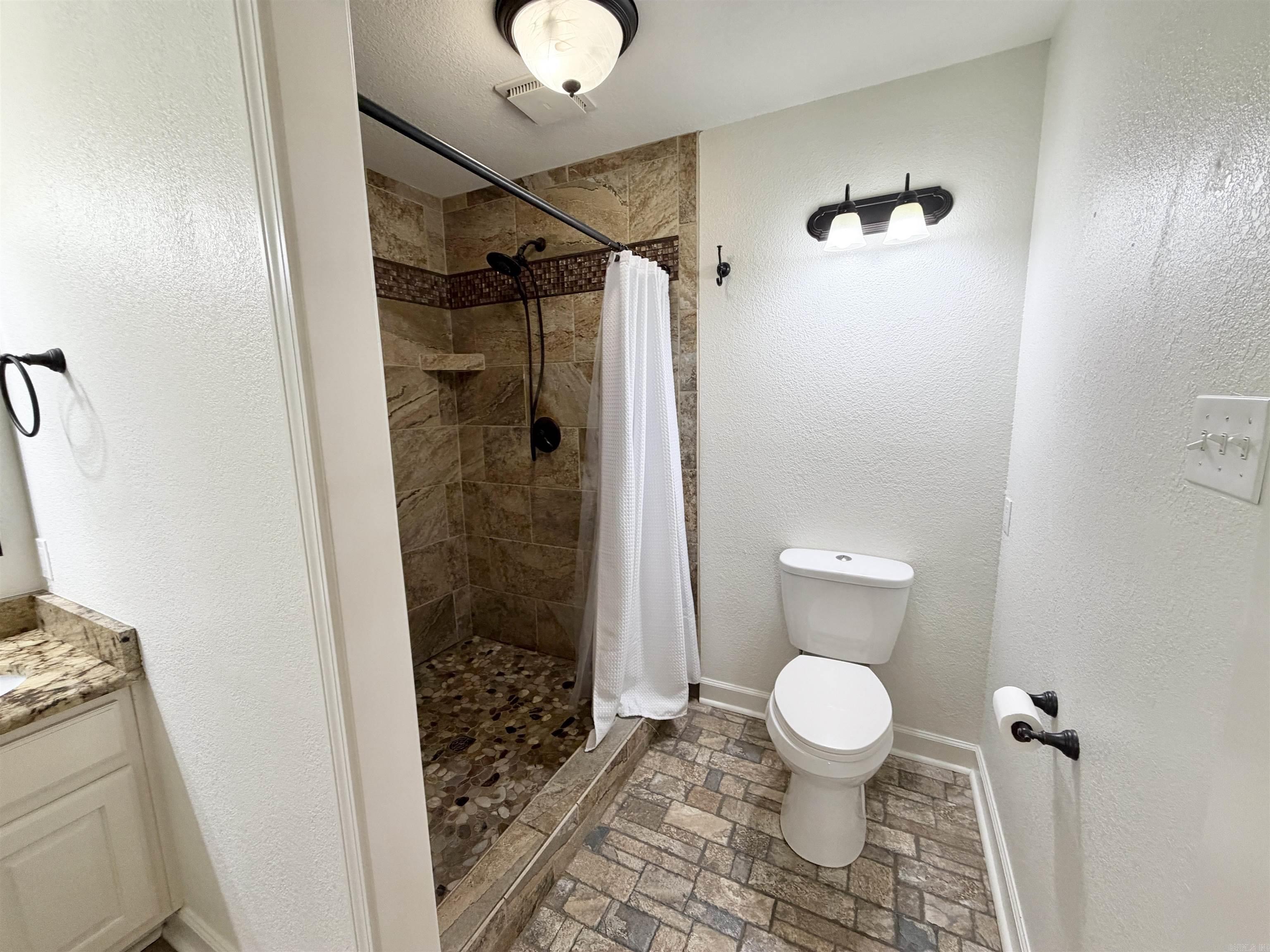 1408 Hillcrest Property Photo 21