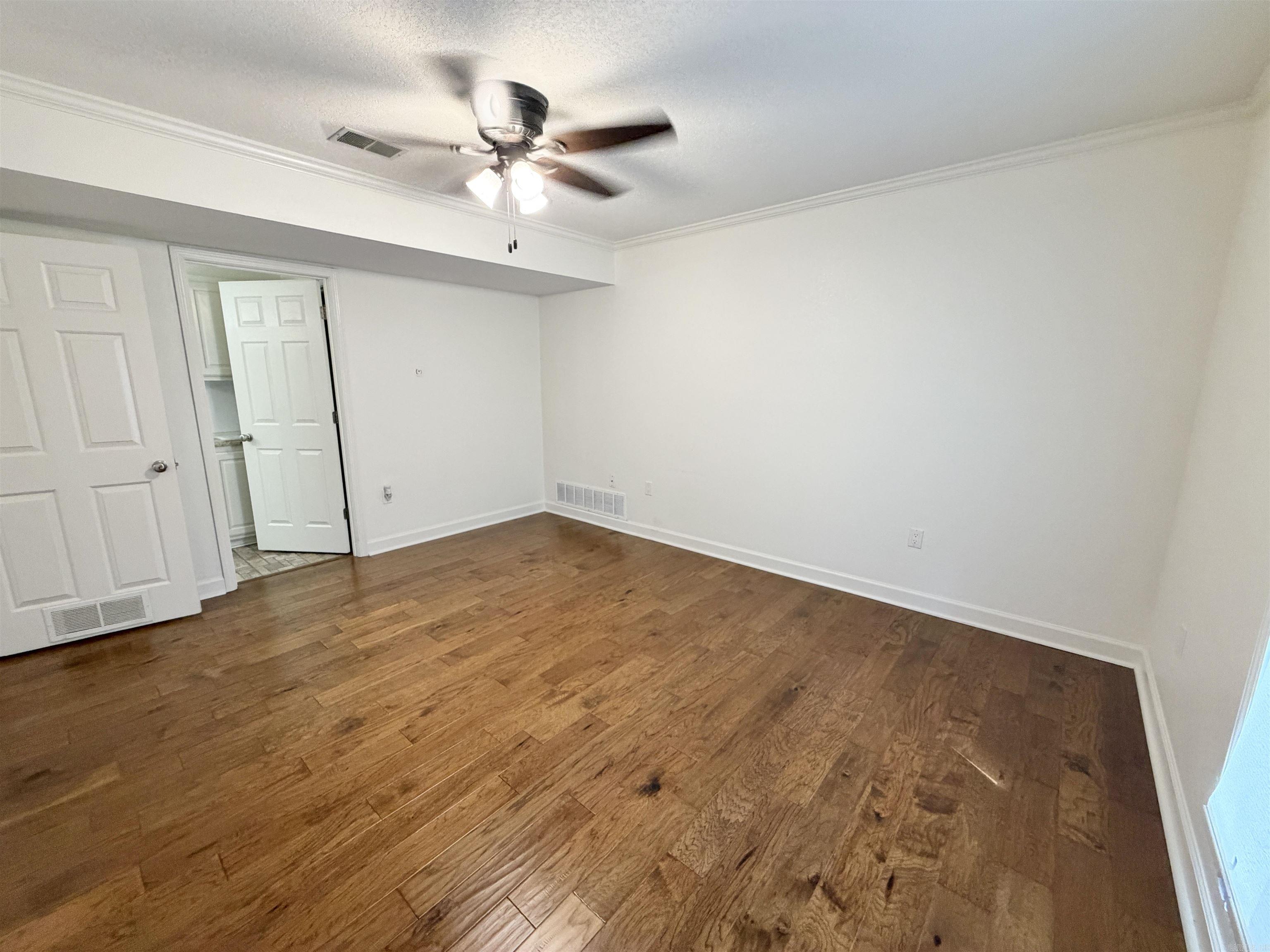 1408 Hillcrest Property Photo 24