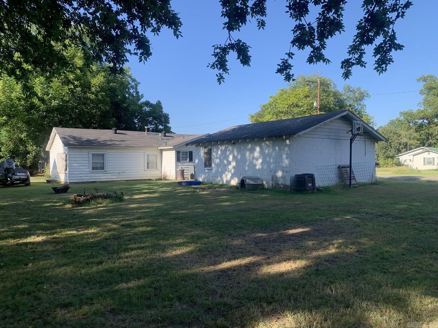 414 Leigh Street Property Photo 8