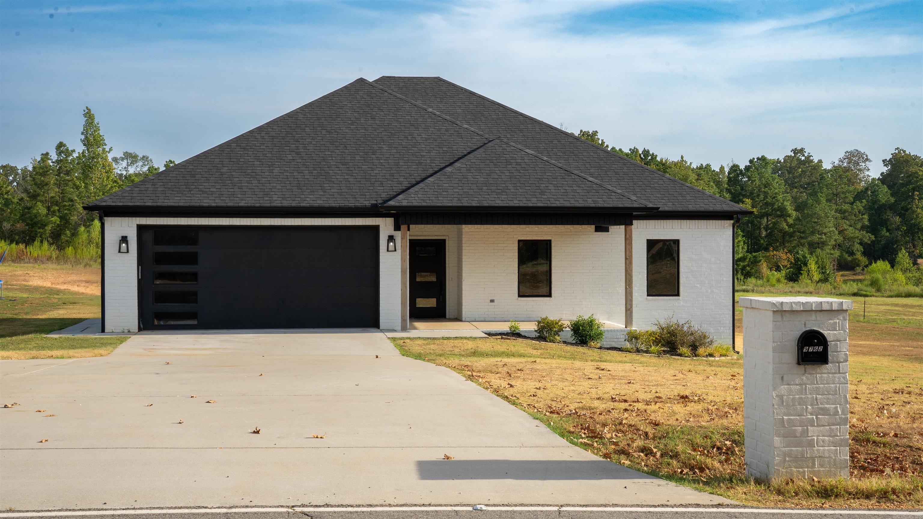 9762 E Sardis Road Property Photo 1