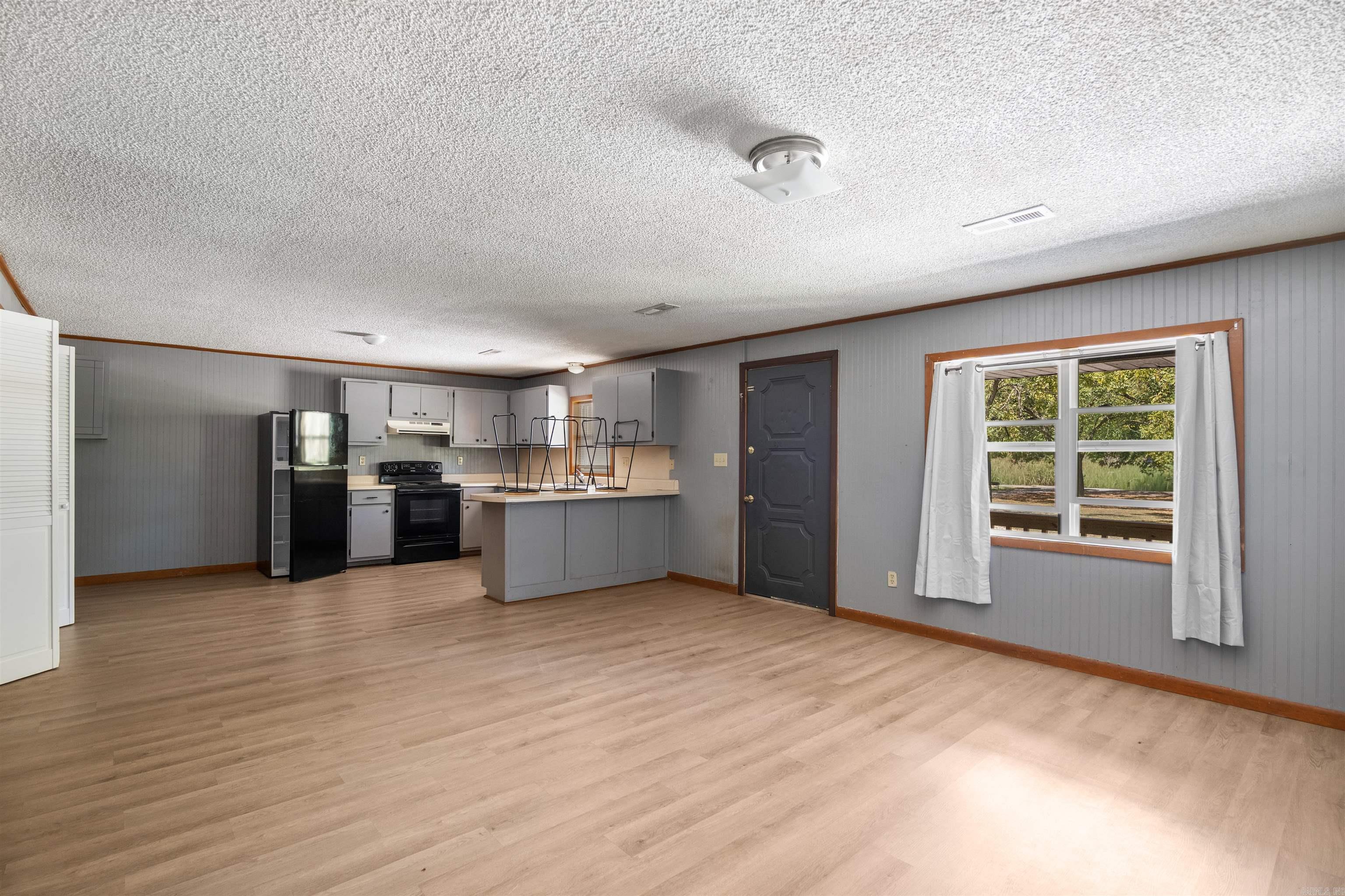 201 Murphy Street Property Photo 5