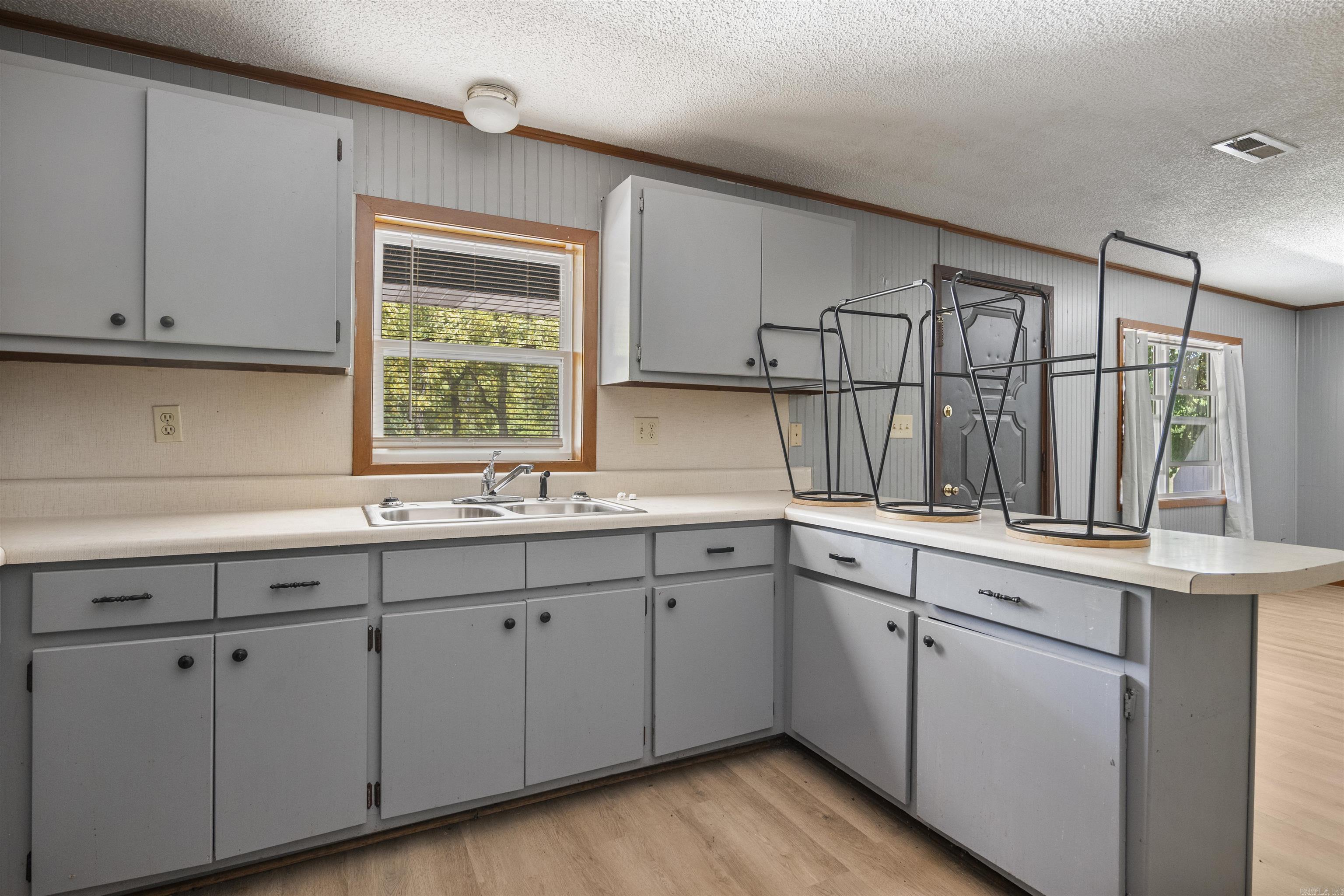 201 Murphy Street Property Photo 8
