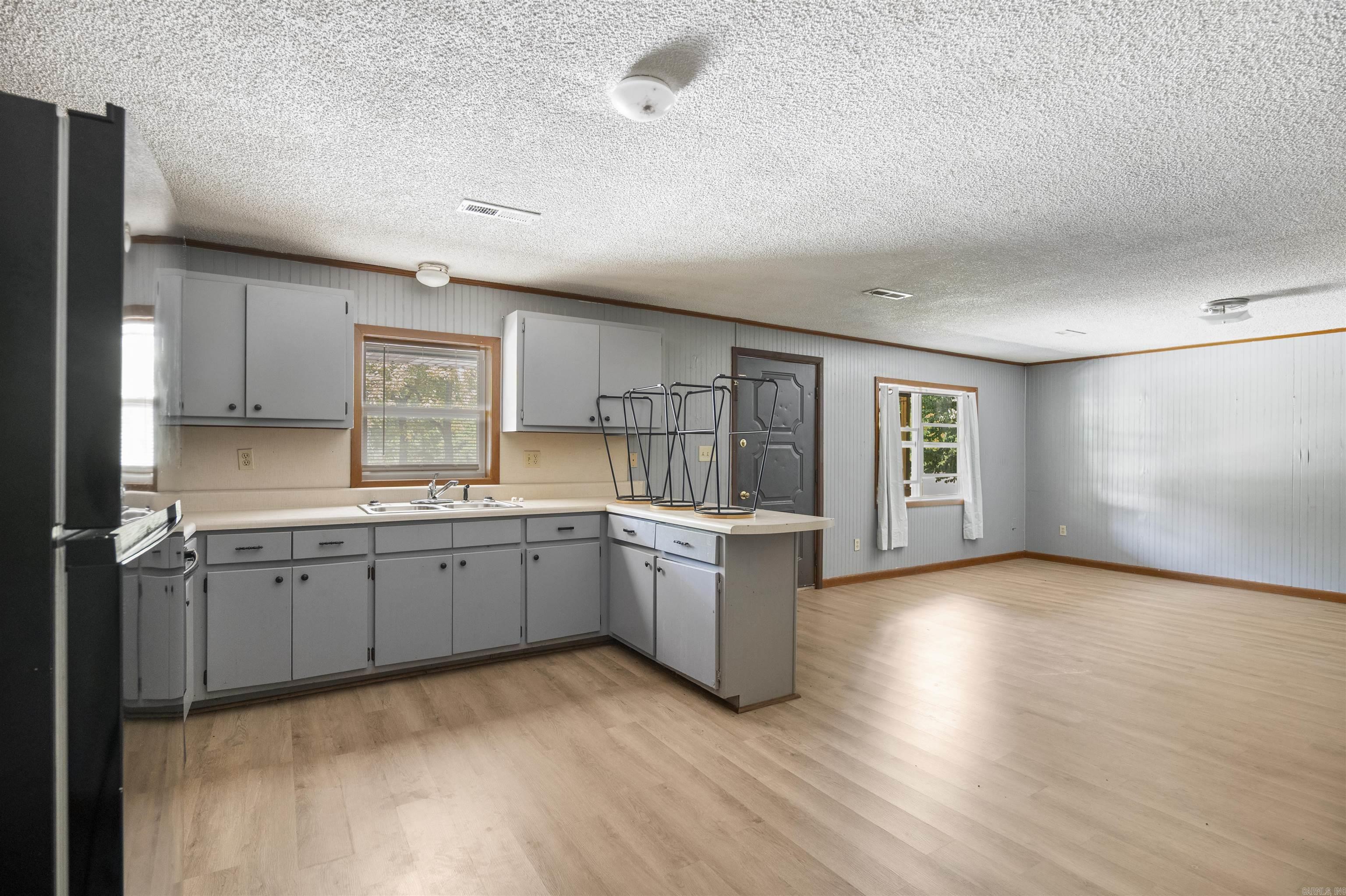 201 Murphy Street Property Photo 9