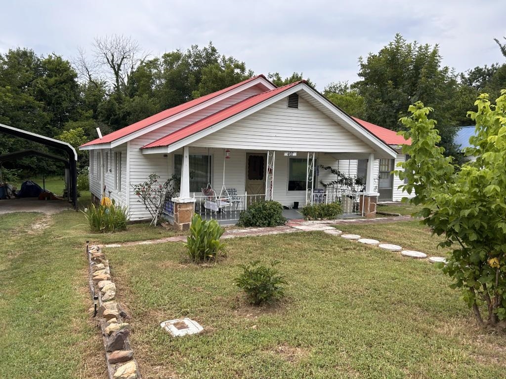 407 S Peabody Avenue Property Photo 1