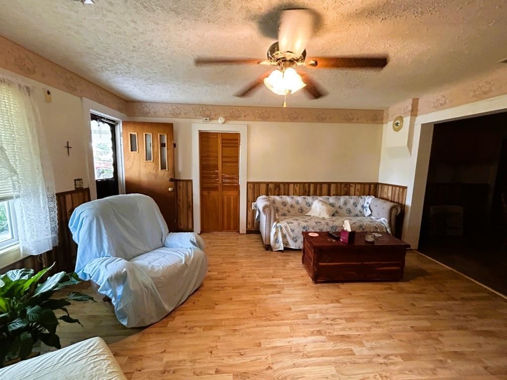 407 S Peabody Avenue Property Photo 18