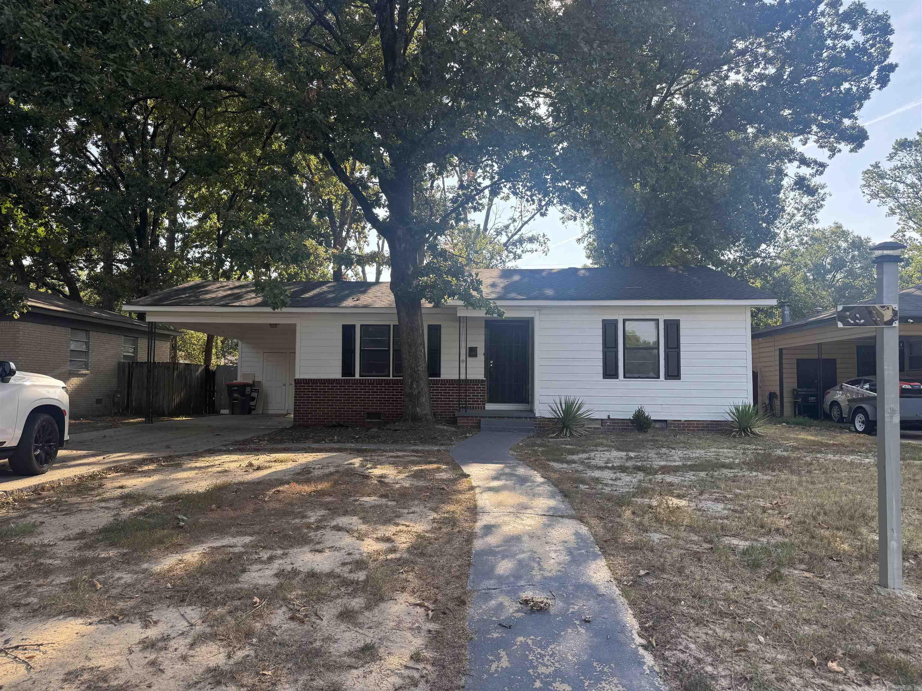 2913 S Orlando Property Photo 1