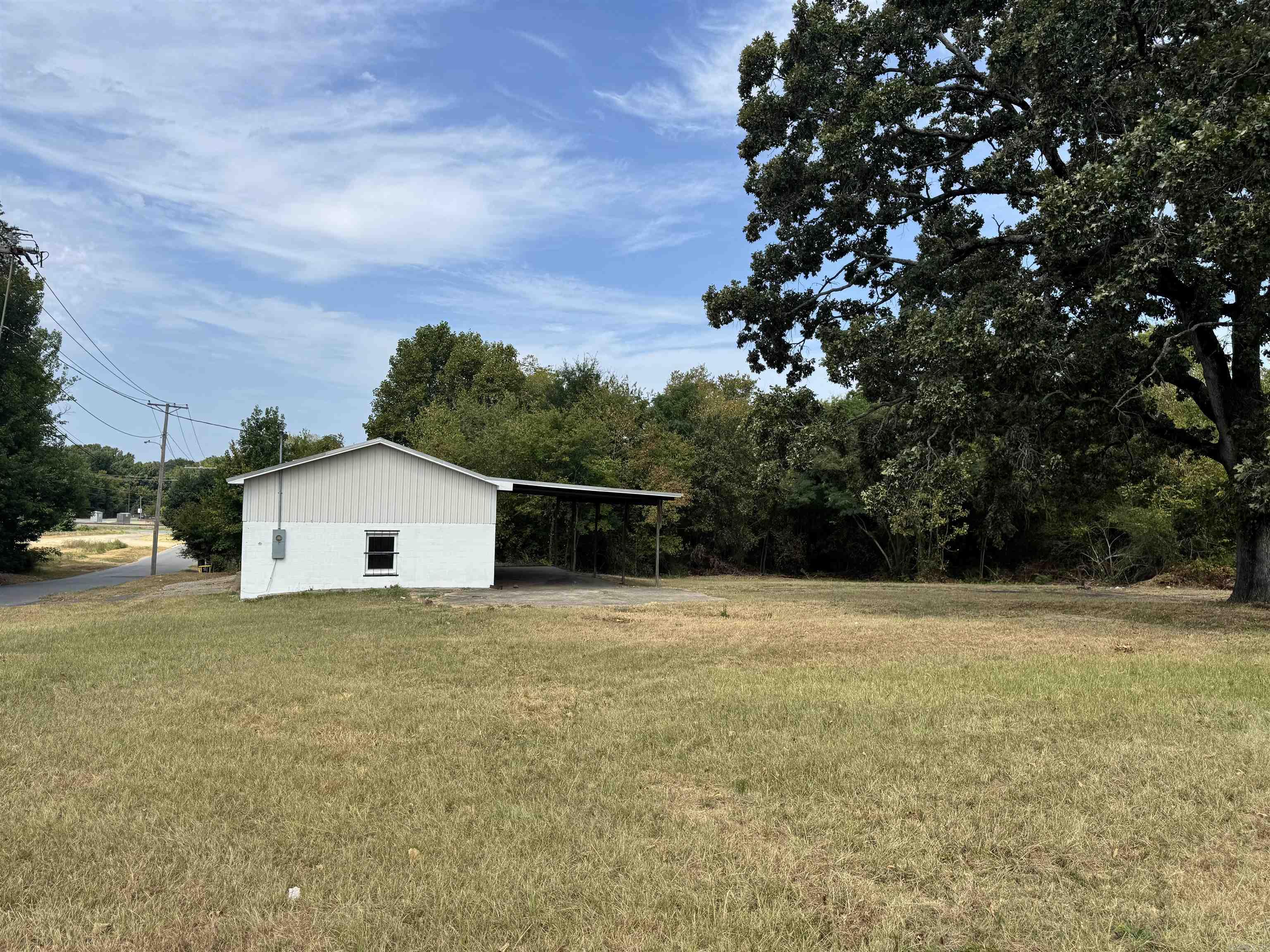 712 W Sullenberger Avenue Property Photo 2