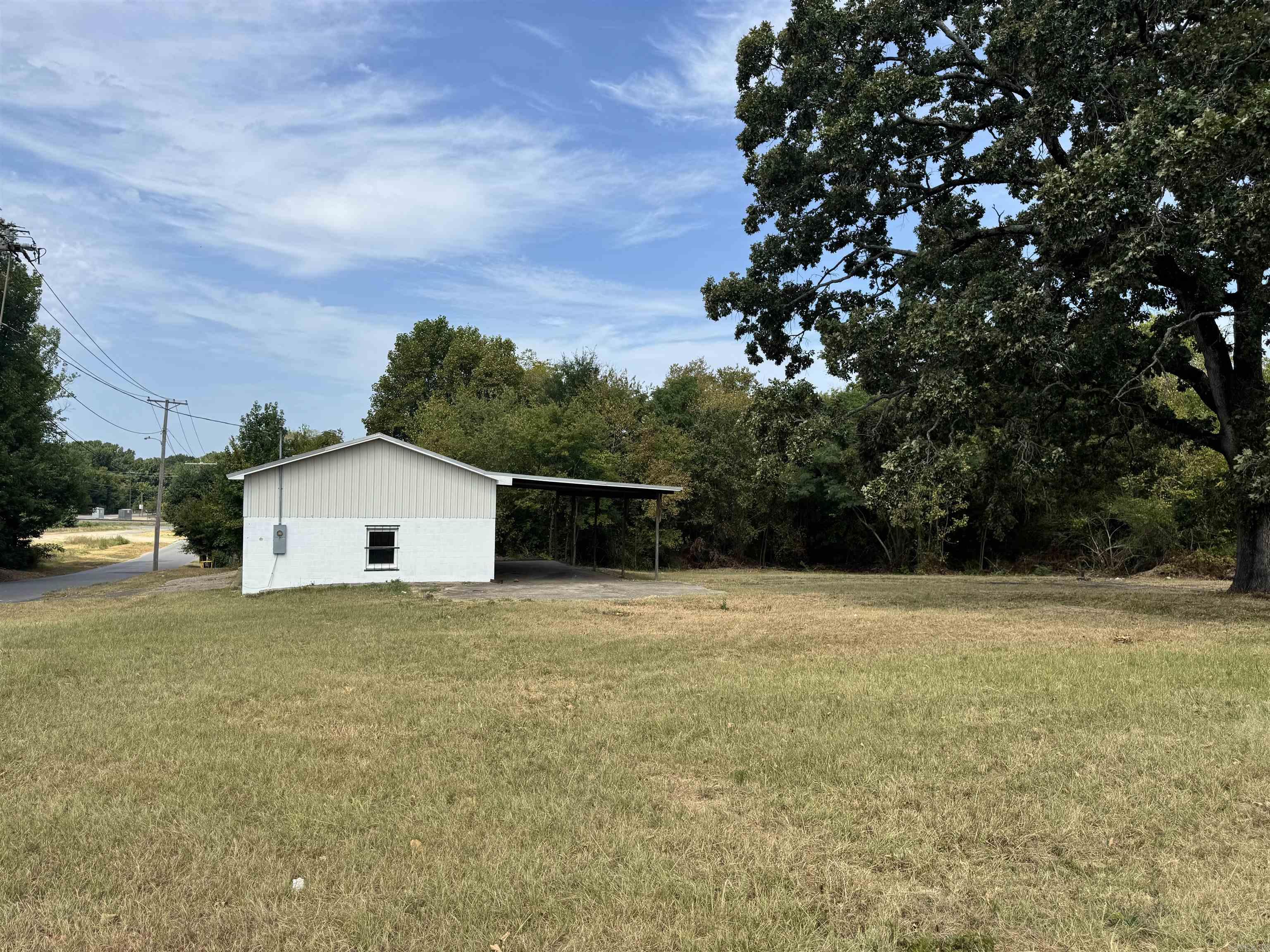 712 W Sullenberger Avenue Property Photo 4